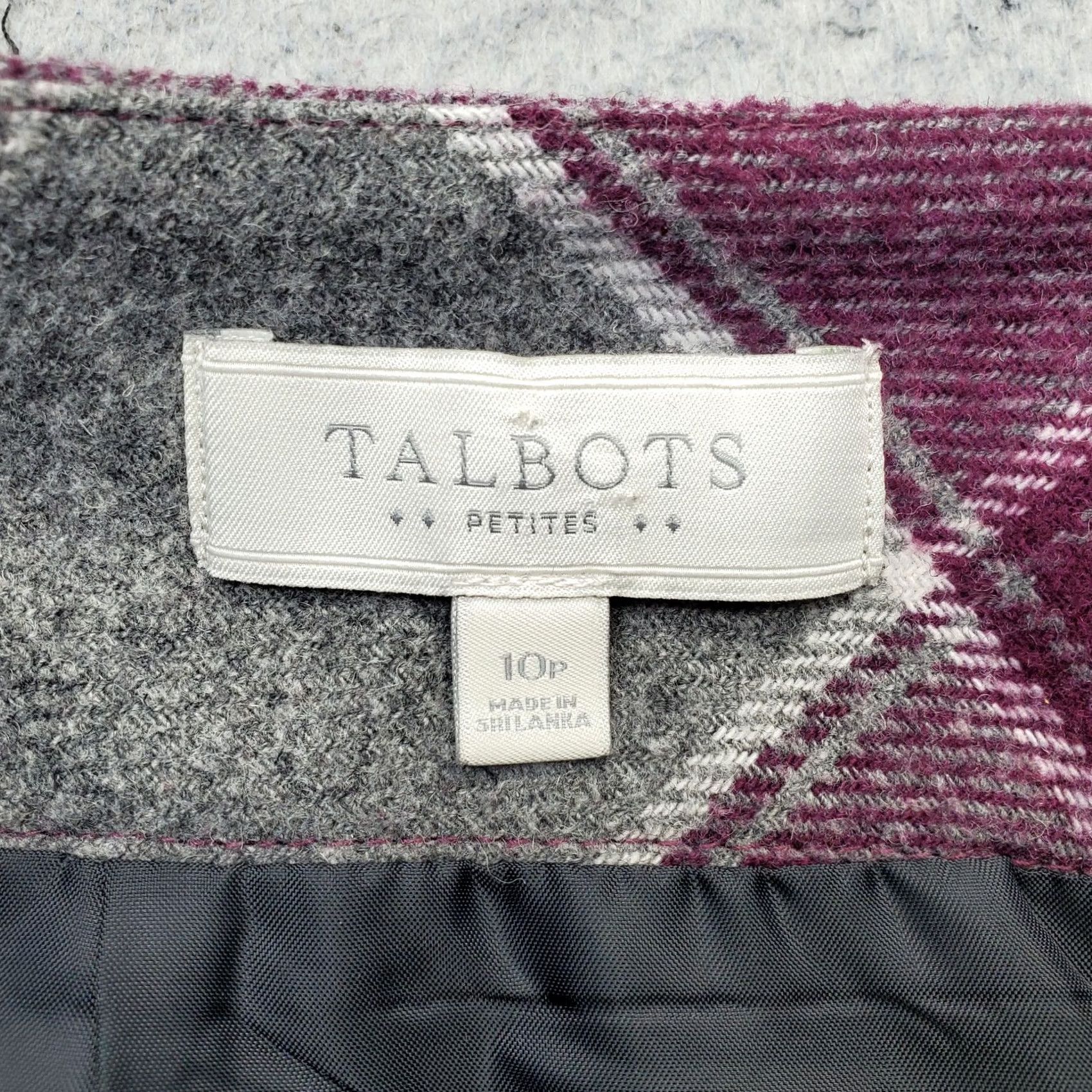 Talbots Talbots Skirt Womens 10P Plaid Lined Back Zip Straight & Pencil Size: Womens Size 10P Color Multicolor Size 32" / US 10 / IT 46 - 5 Thumbnail