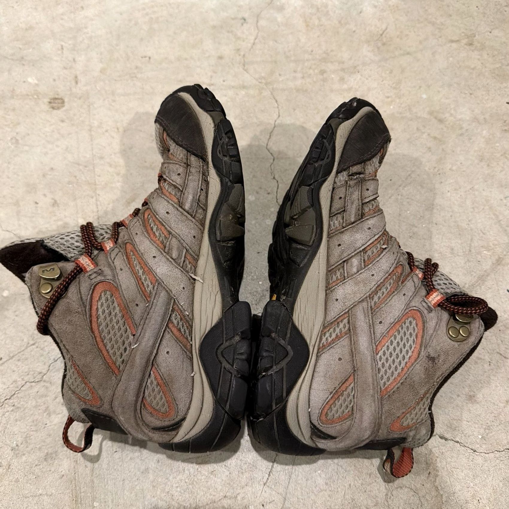 Merrell Merrell Moab 2 J06058W Bungee Cord Mid Hiking Boots Womens Sz 5 WIDE Distress Waterproof Leather Combat Boots Mens? No. Size US 5.5 / IT 35.5 - 7 Thumbnail