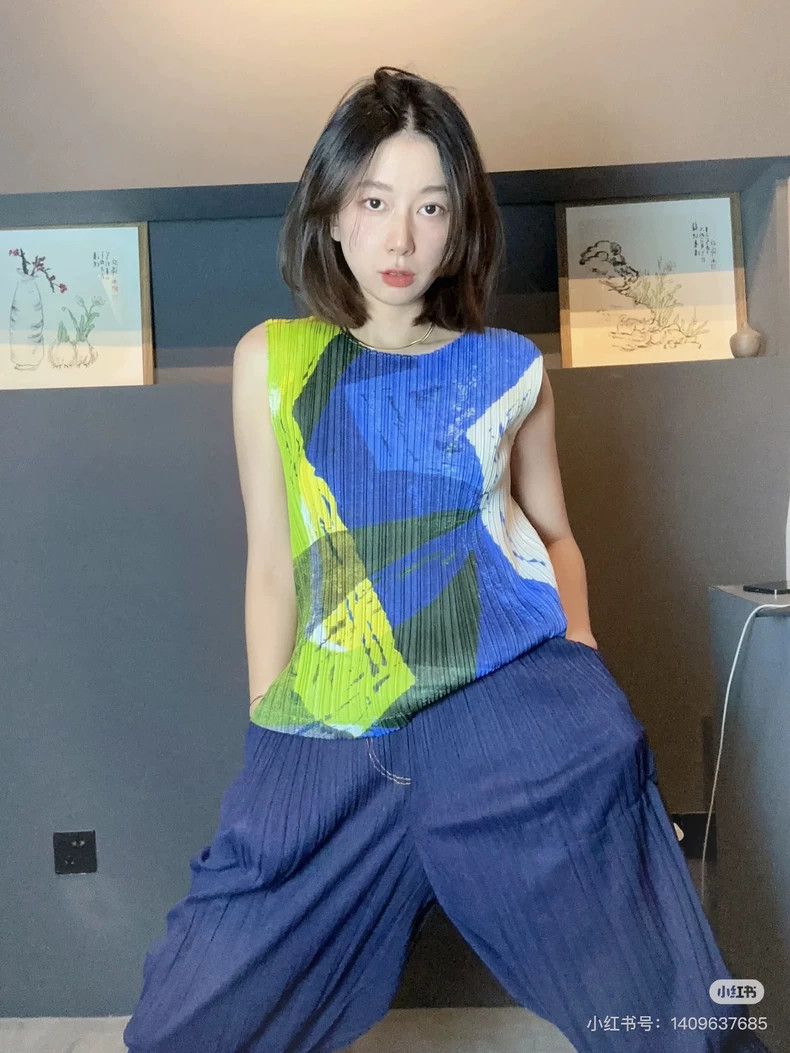 Issey Miyake Issey Miyake size:3 Blue and green two-piece pleated vest Size XS / US 0-2 / IT 36-38 - 1 Thumbnail