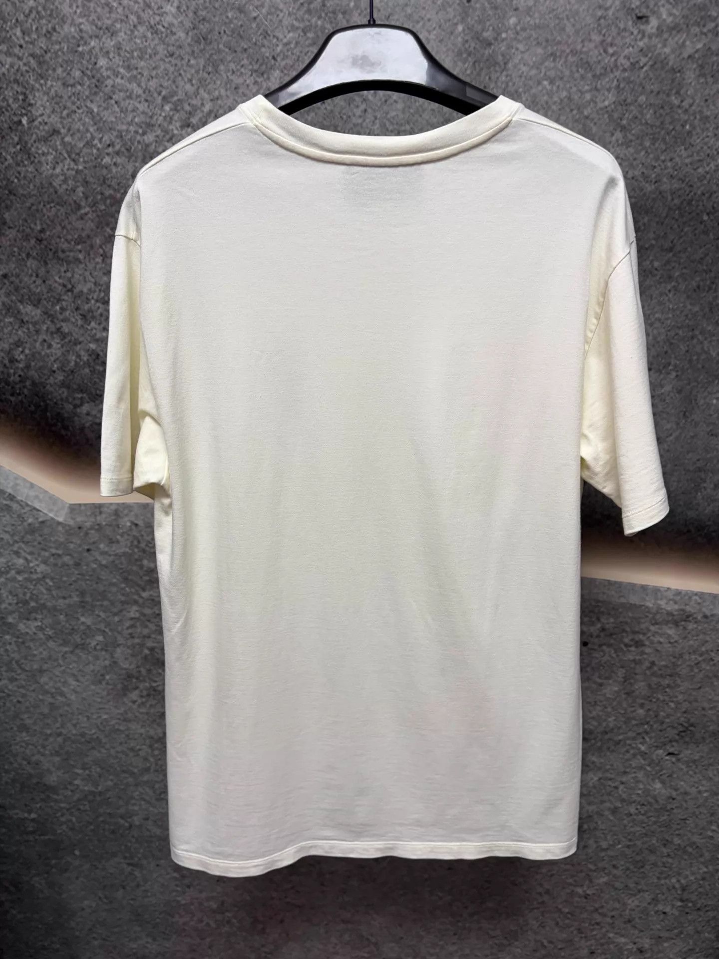 Gucci Gucci x Disney Mickey Ivory T-shirt M Size US M / EU 48-50 / 2 - 2 Thumbnail