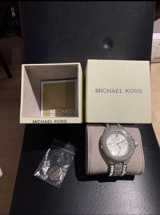 Michael kors deals bust down