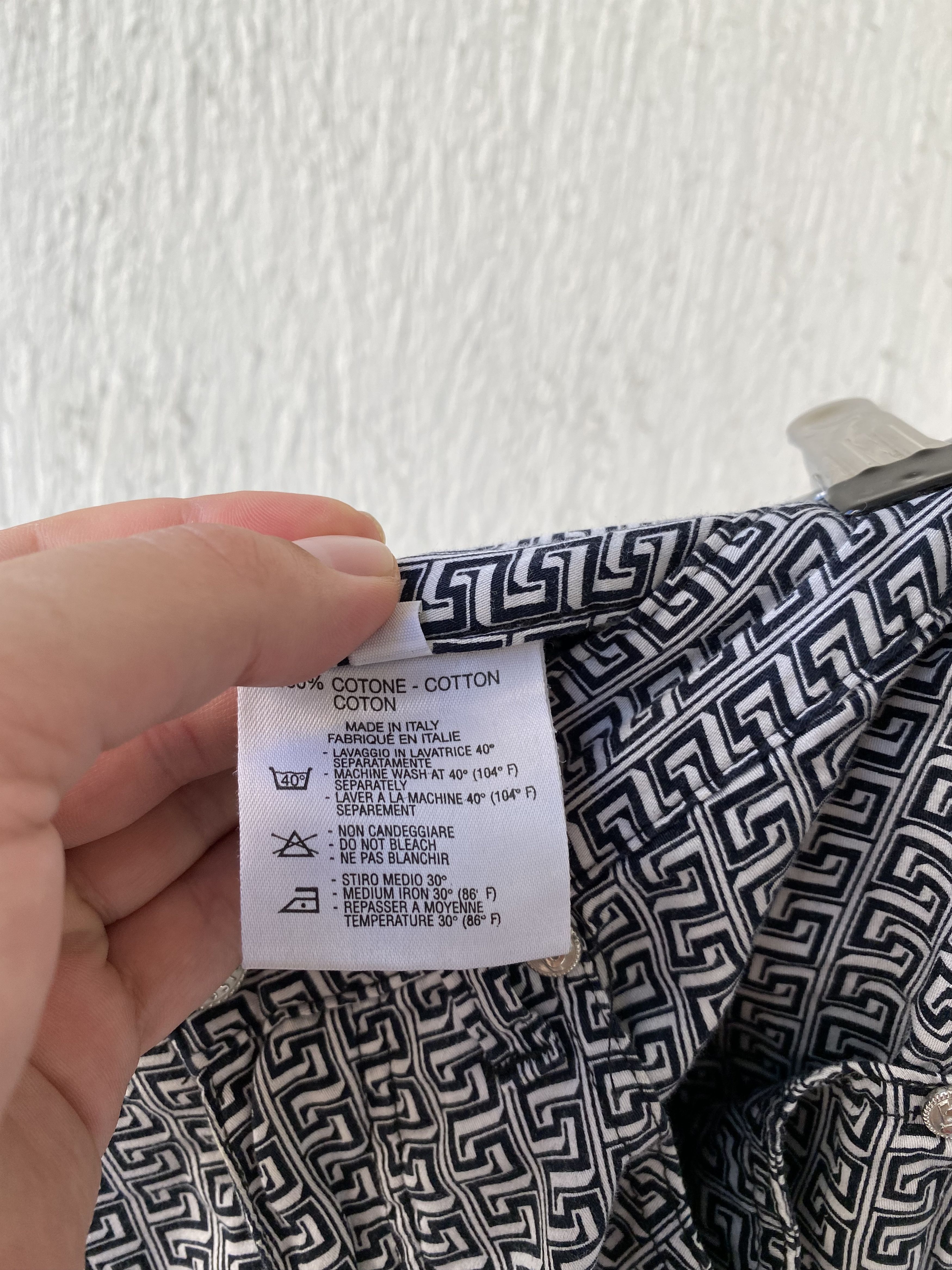 Versace 1990s Greca geometric print cropped trousers Size US 28 / EU 44 - 7 Thumbnail