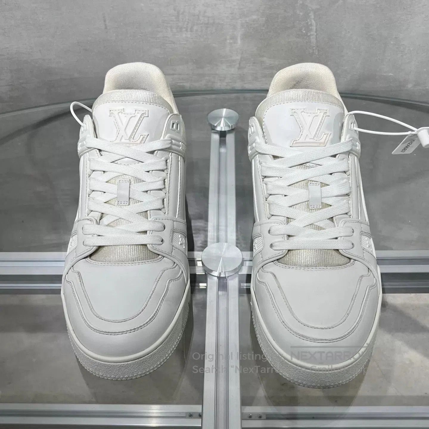 Louis Vuitton White Low. Size US 9 / EU 42 - 1 Thumbnail