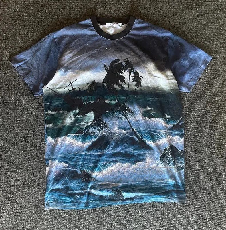 Givenchy Givenchy Oversize Graphic Print T. Size US S / EU 44-46 / 1 - 1 Thumbnail