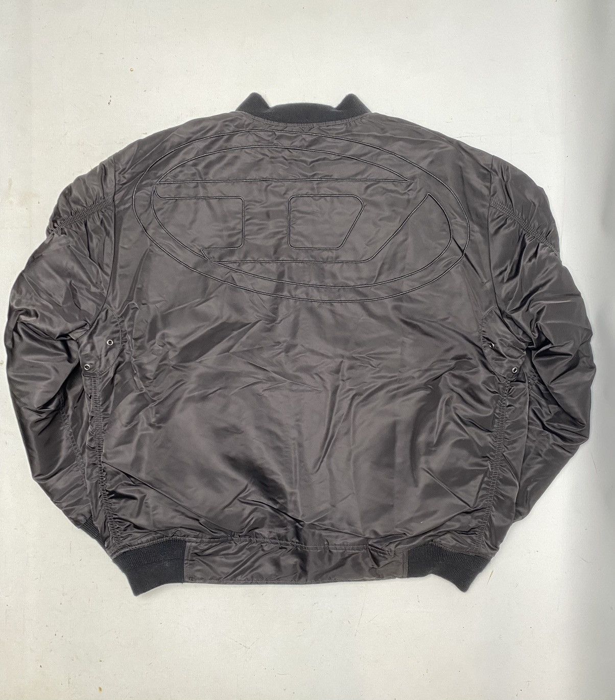 Diesel Jacket Diesel bomber reversibile size L used Size US L / EU 52-54 / 3 - 7 Thumbnail