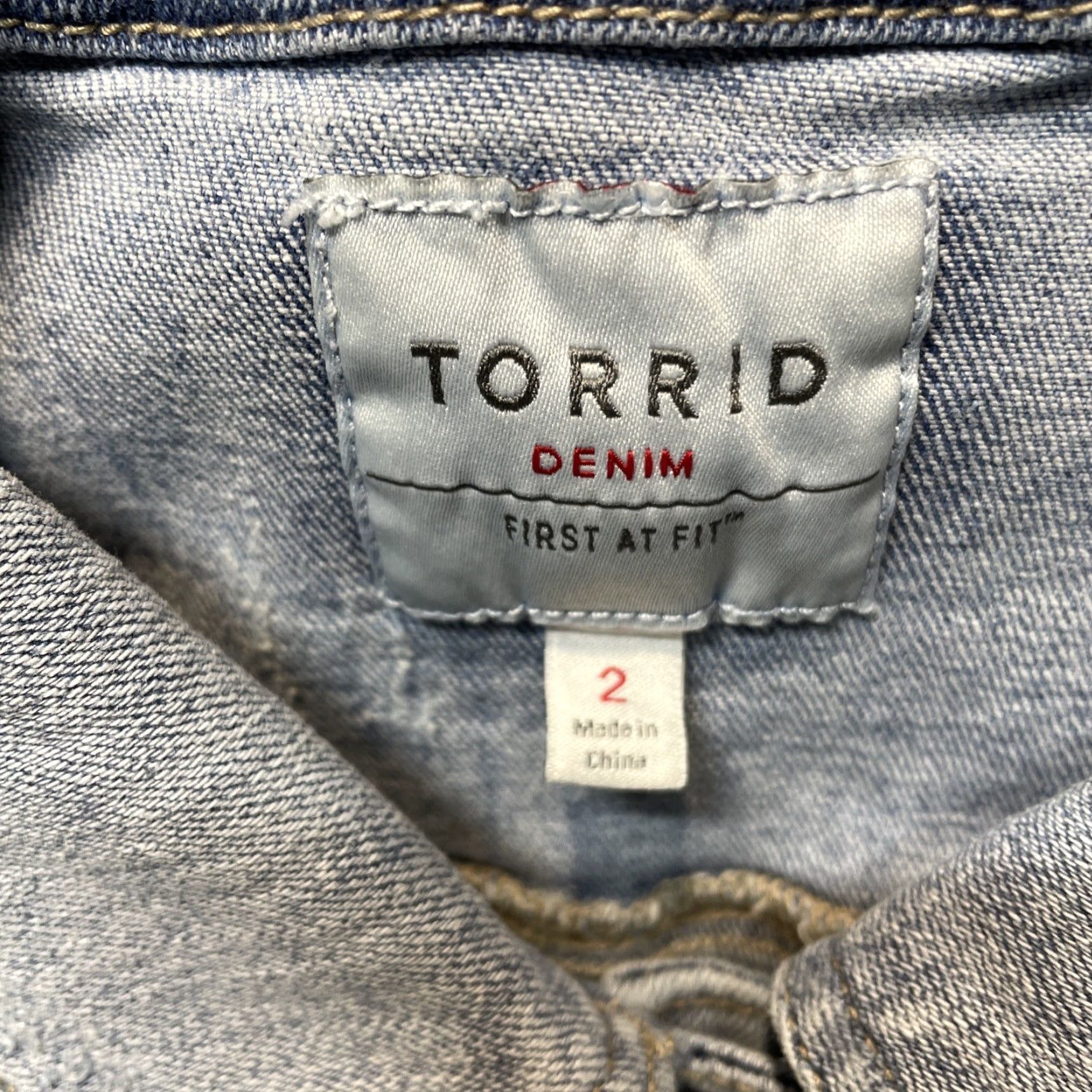 Torrid VINTAGE Torrid Plus Size 2 Distressed Stretch Denim Vest Blue Womens Size XS / US 0-2 / IT 36-38 - 2 Thumbnail