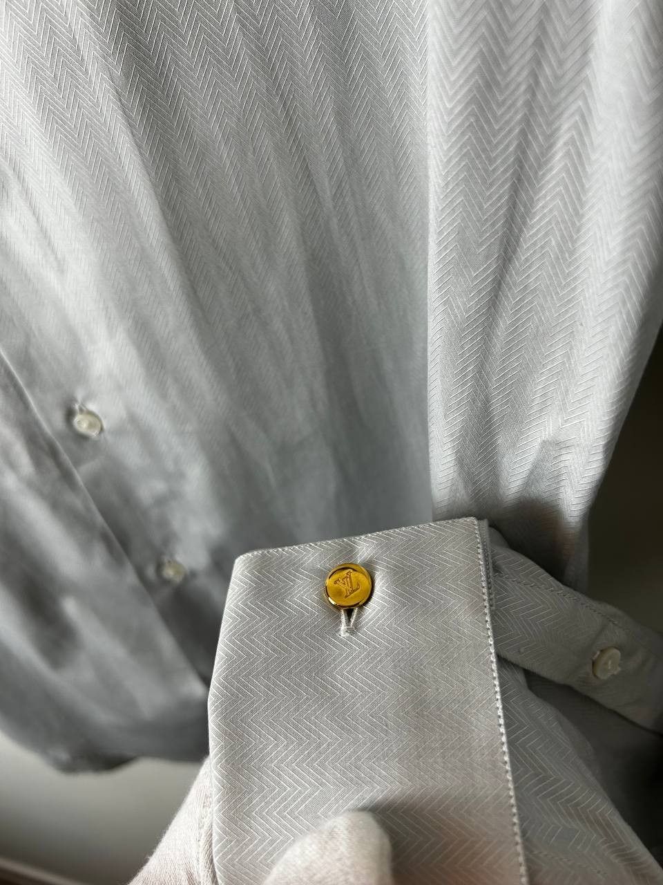 Louis Vuitton Louis Vuitton Classic Button Ups Shirt with cufflinks Size US L / EU 52-54 / 3 - 4 Thumbnail