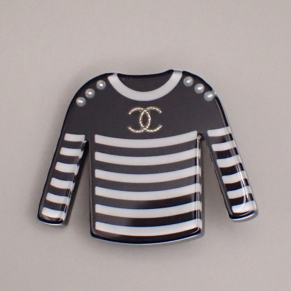 Chanel Chanel CC Logo Sweater Clothes Motif Pin Brooch Plastic Size ONE SIZE - 1 Thumbnail