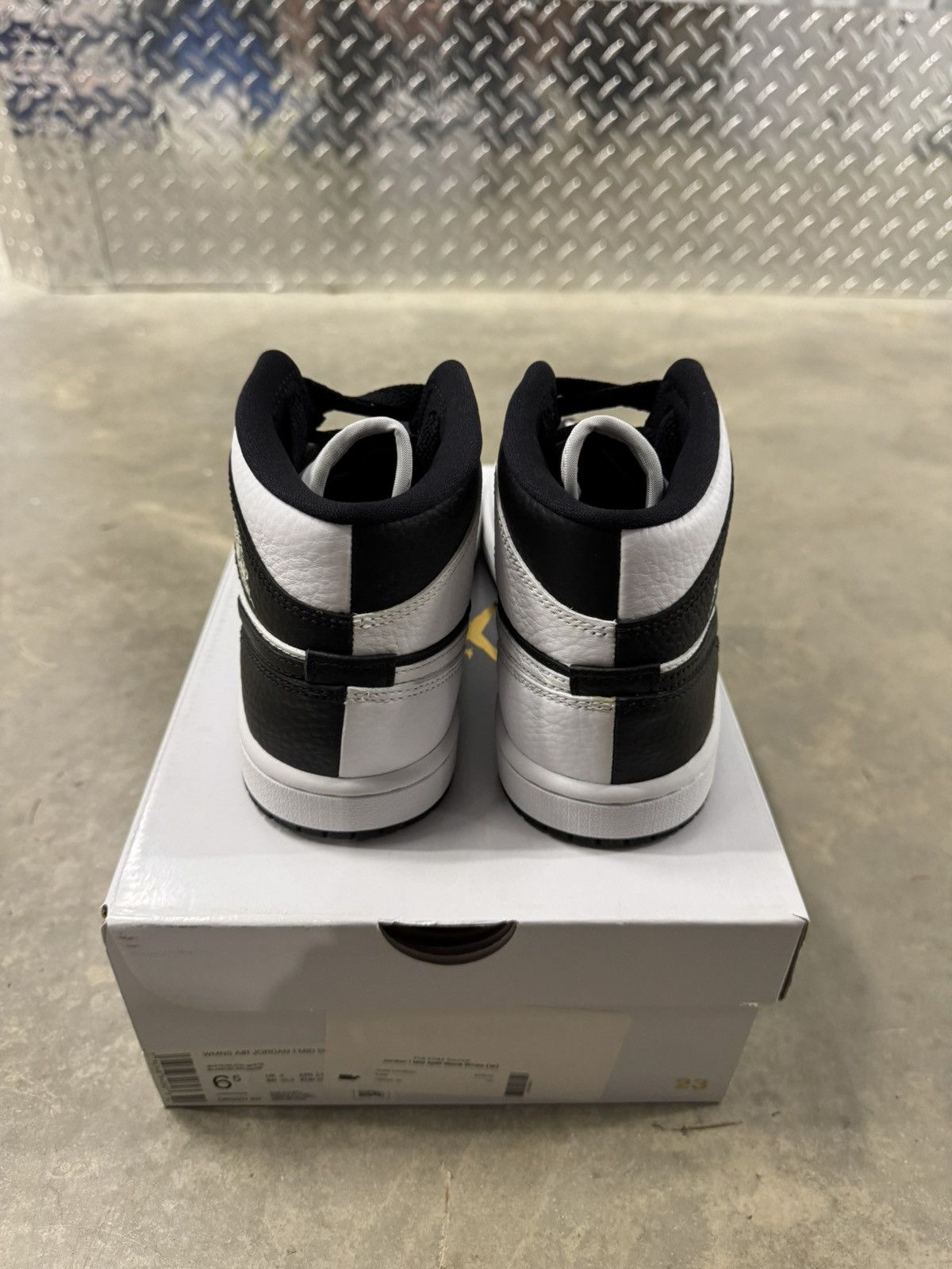 Jordan Brand Jordan 1 Mid SE WMNS Split Homage Size 6.5W Size US 6.5 / IT 36.5 - 5 Thumbnail