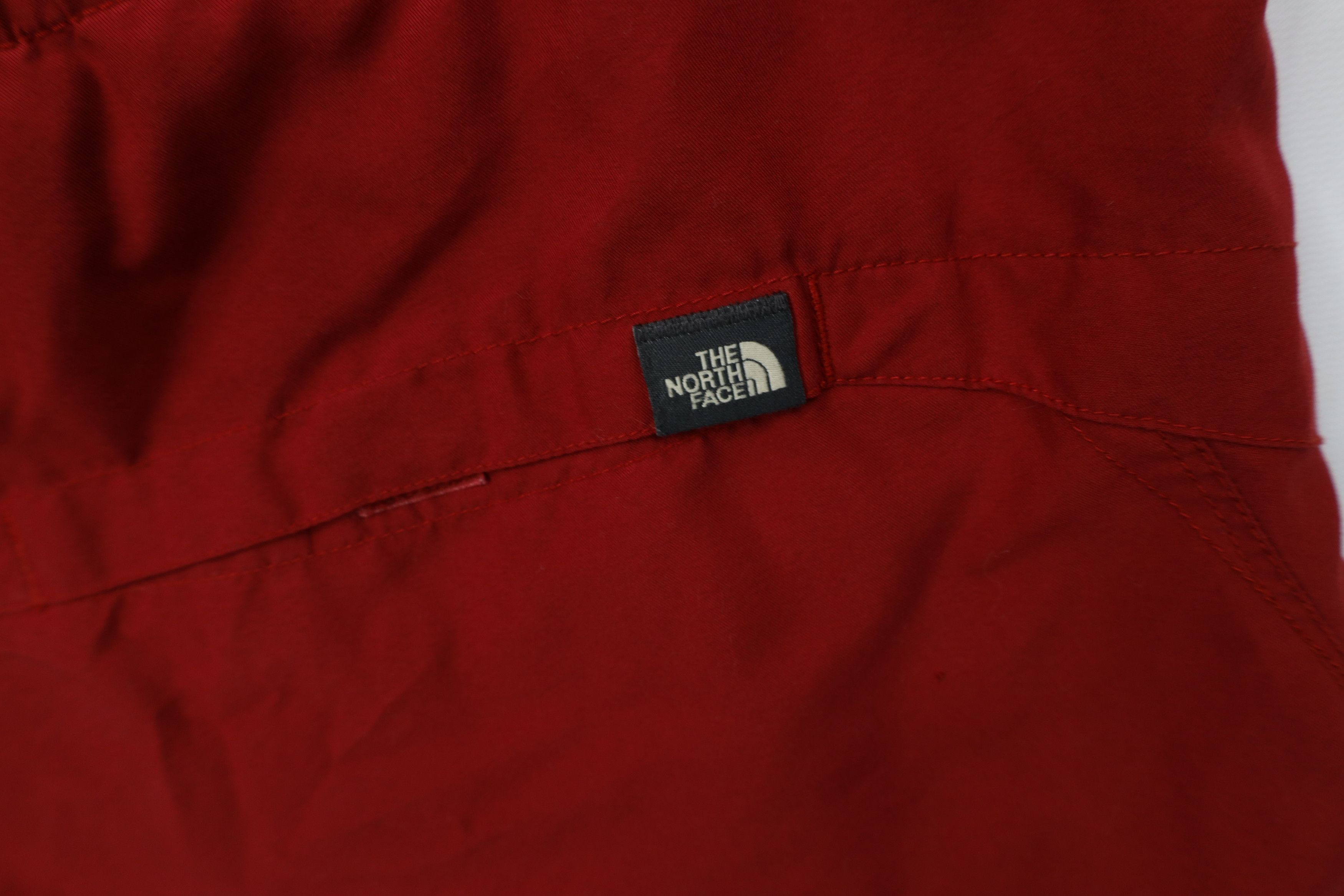 The North Face Vintage Y2K The North Face Above Knee Trekking Hiking Shorts Size US 36 / EU 52 - 14 Thumbnail