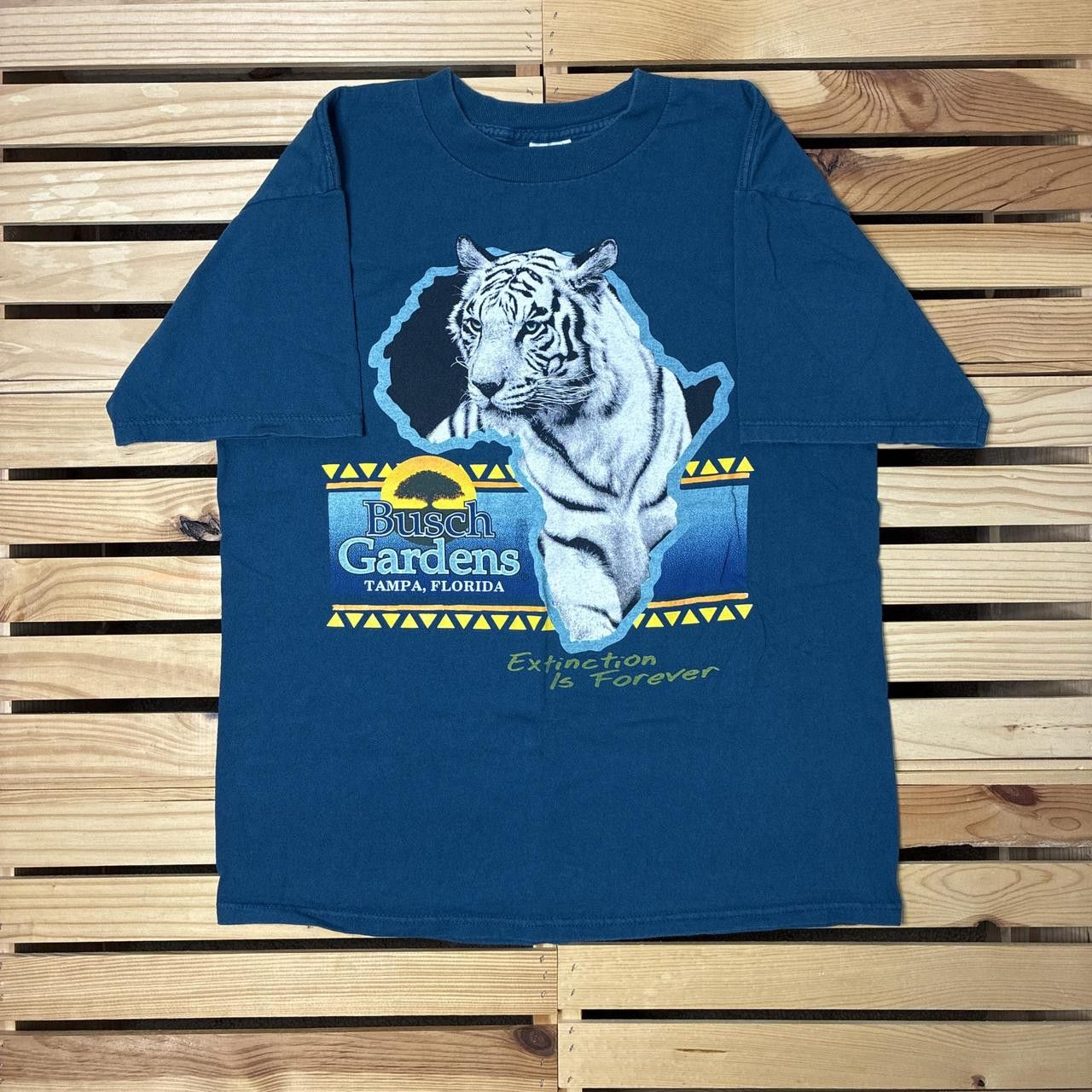 Other Vintage Busch Gardens Blue Nature Tee Size Large Size US L / EU 52-54 / 3 - 1 Thumbnail