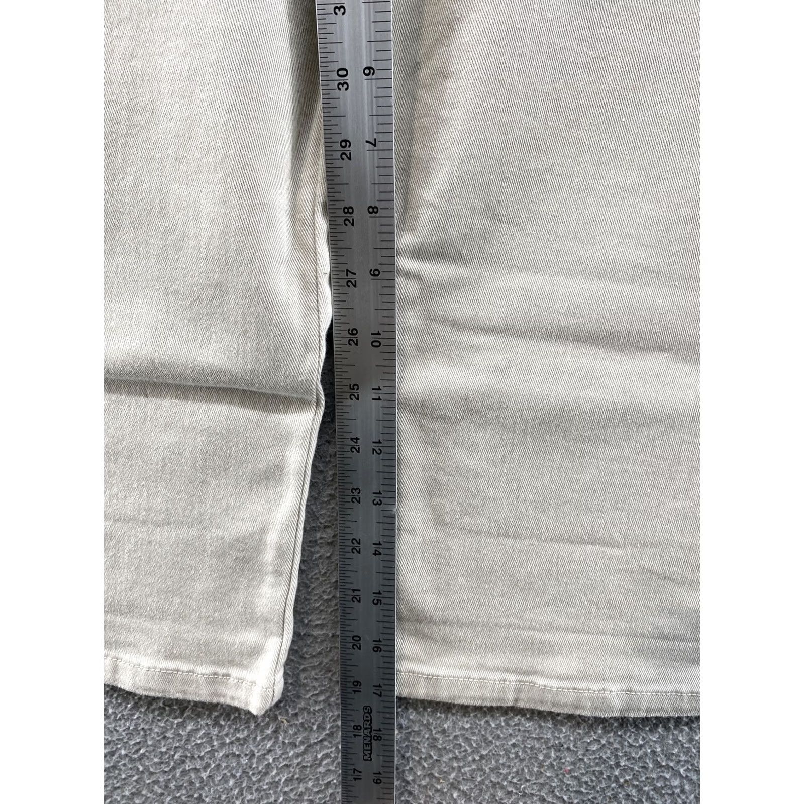 Gloria Vanderbilt Gloria Vanderbilt Amanda Skimmer Capri Pants Beige 4P Petite Denim Slim Straight Ladies Classic Beach Designer" Size 27" / US 4 / IT 40 - 7 Thumbnail