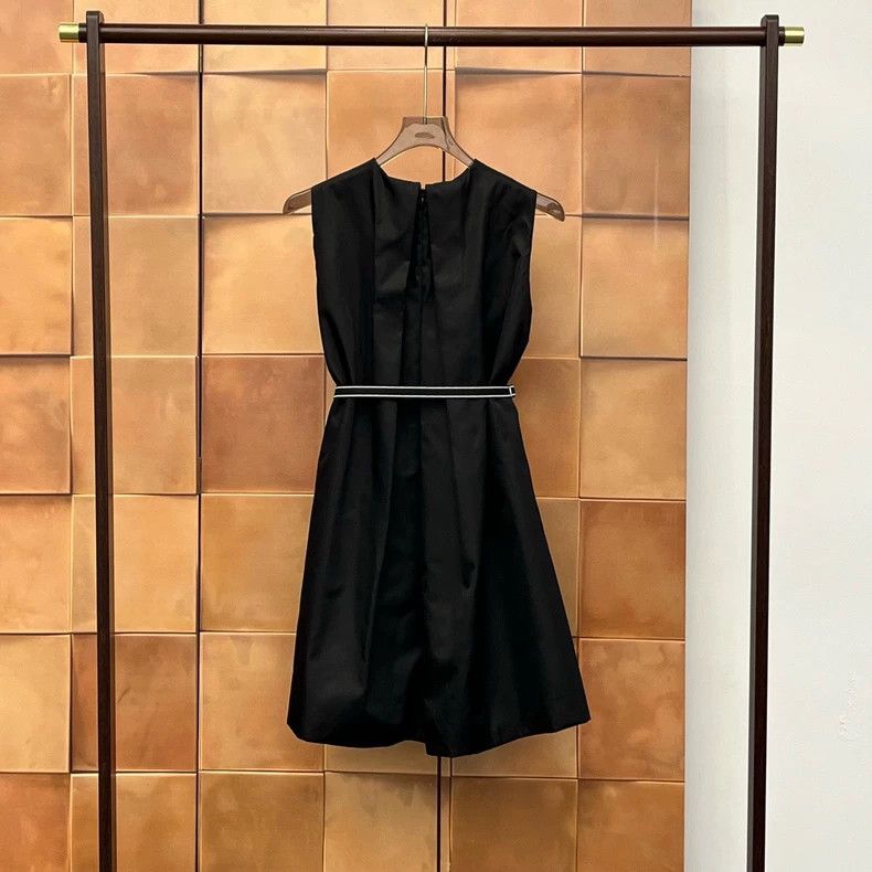 Prada Prada Popular recycled nylon triangle belt dress 2502-Nexta Size XS / US 0-2 / IT 36-38 - 2 Thumbnail