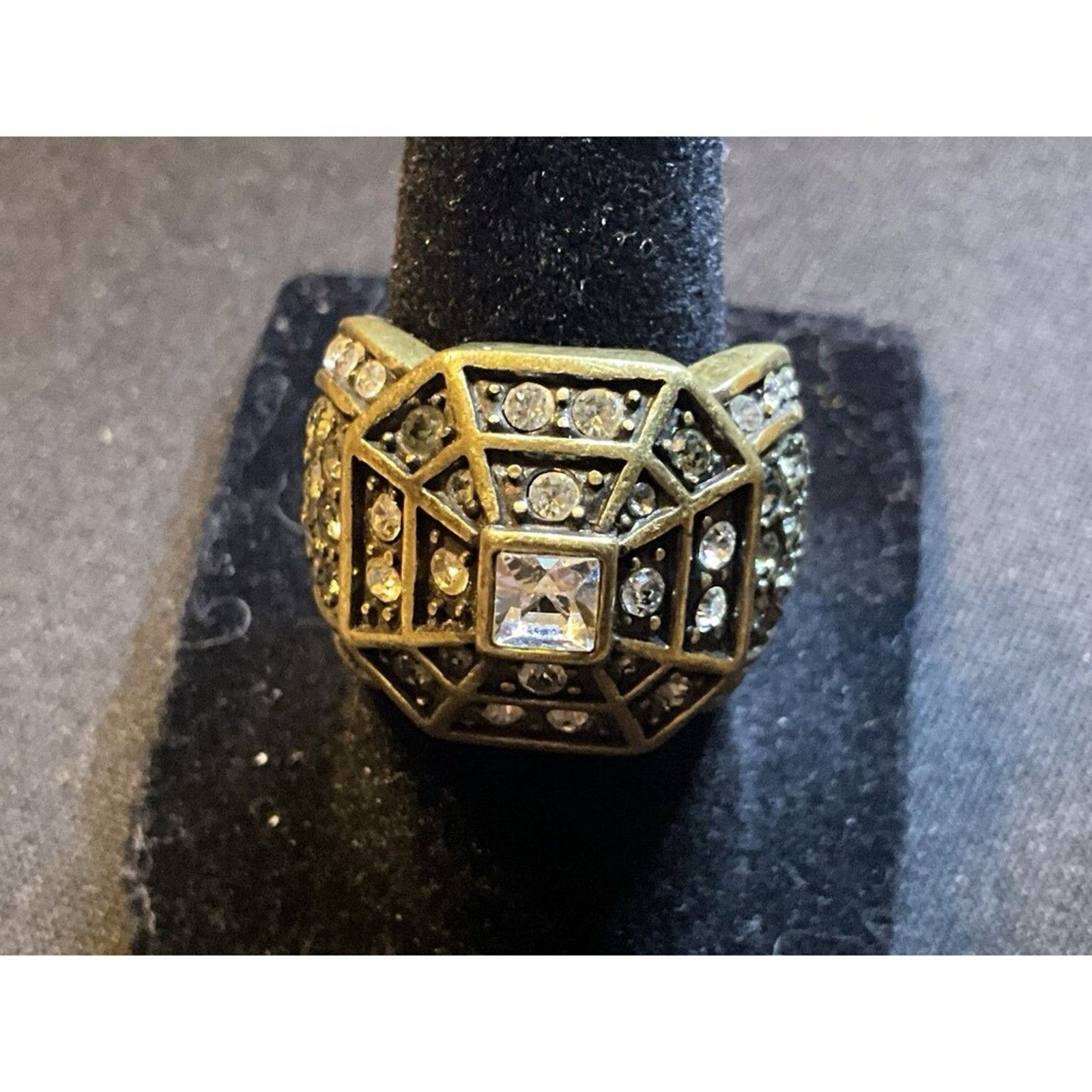 Other Heidi Daus Crystal Rhinestone Accent Sides Ring Size 7 Size ONE SIZE - 2 Thumbnail