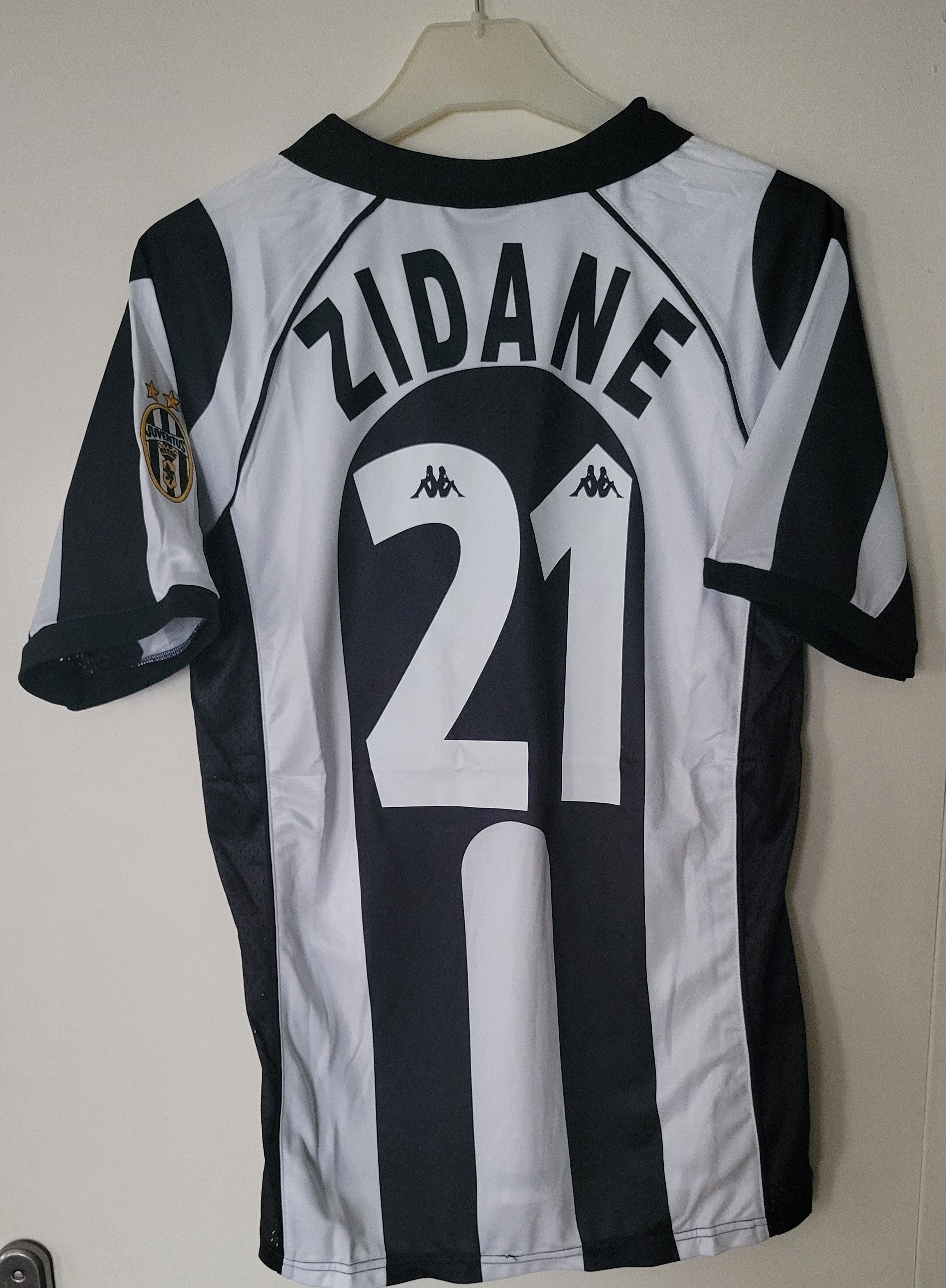 Other Zidane 21 Juventus 1997-98 Vintage Soccer Jersey Trikot Size US L / EU 52-54 / 3 - 1 Thumbnail
