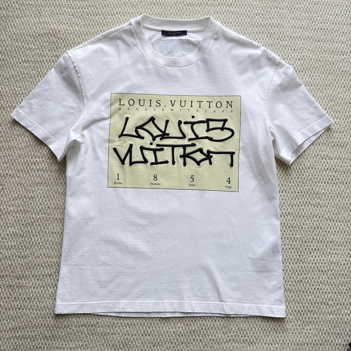 Louis Vuitton Louis Vuitton Graphic Logo T-Shirt Size L Size US L / EU 52-54 / 3 - 1 Thumbnail