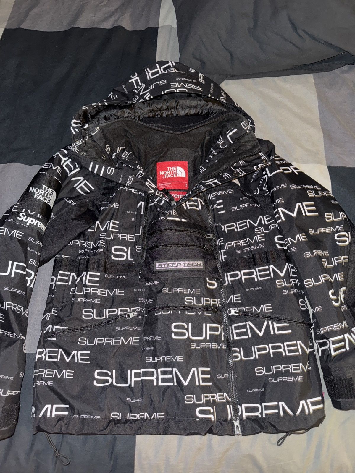 Supreme × The North Face Supreme The North Face Steep Tech Apogee Jacket SMALL BLACK Size US S / EU 44-46 / 1 - 3 Thumbnail