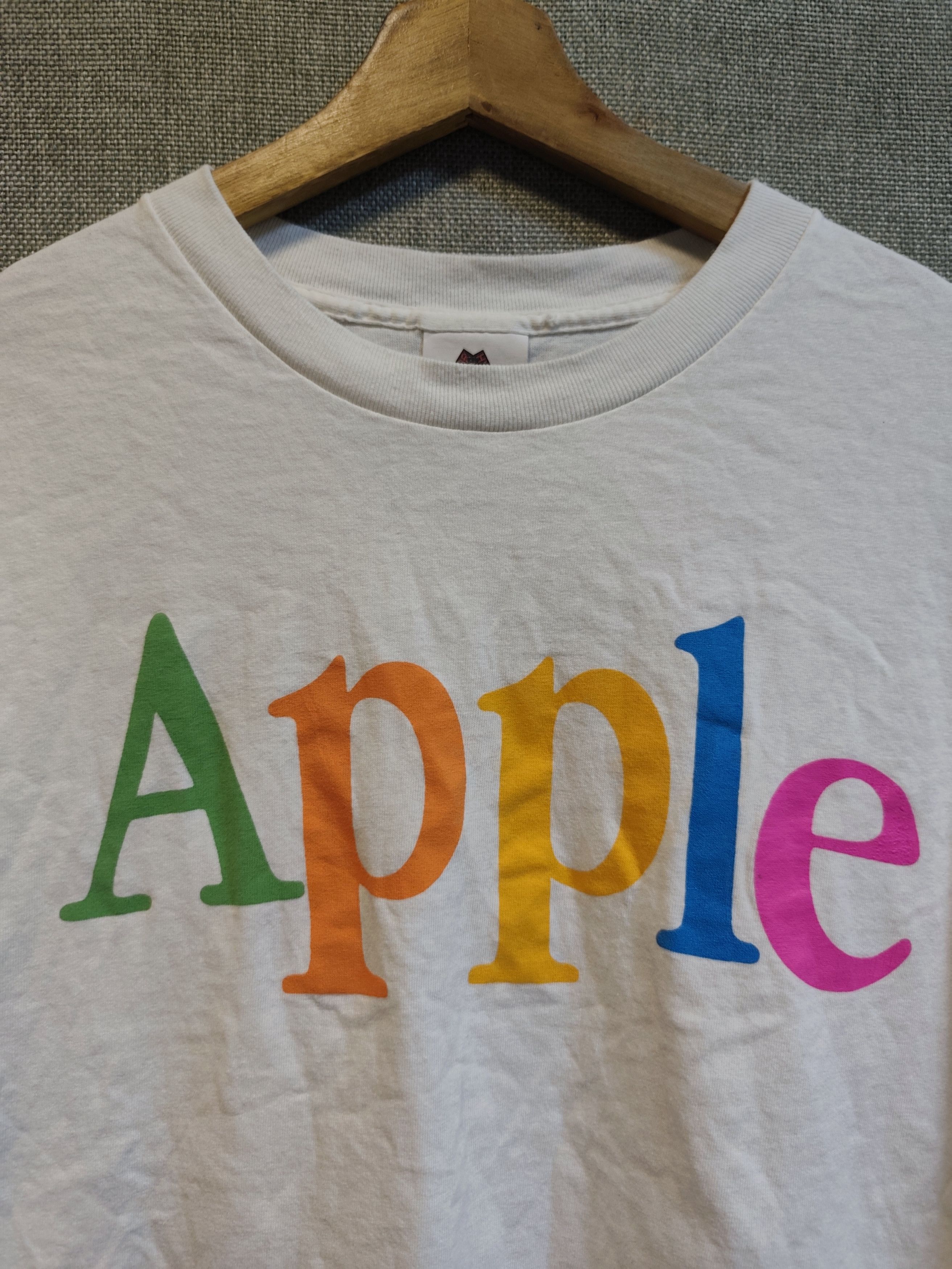 Apple 90s Apple Rainbow Logo Spell Out Travis Scott Tee Size US L / EU 52-54 / 3 - 2 Thumbnail