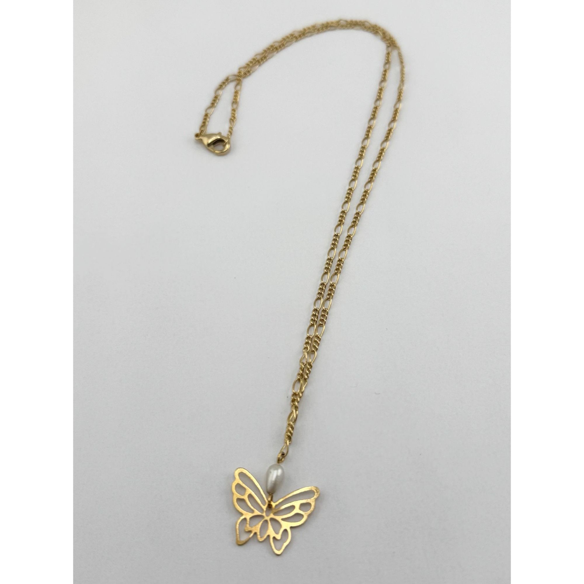 Vintage Vintage faux pearl dainty butterfly charm necklace Size ONE SIZE - 1 Thumbnail