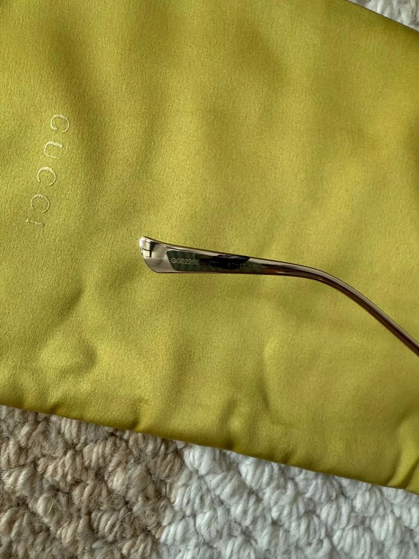 Gucci Gucci Classic Sunglasses. Size ONE SIZE - 6 Thumbnail