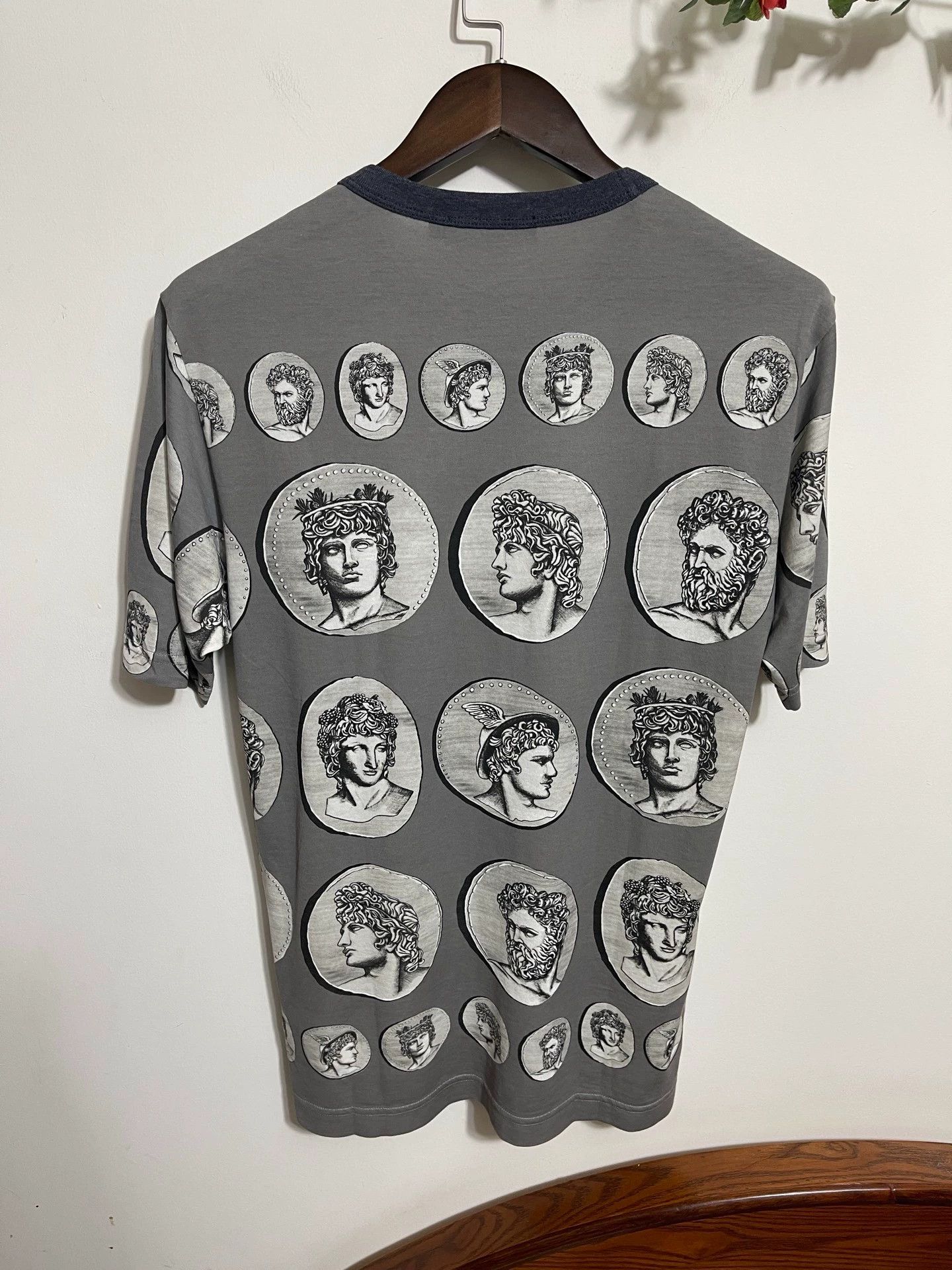 Dolce & Gabbana DG Slim Fit Roman Bust Short Sleeve Tee 46 Size US S / EU 44-46 / 1 - 2 Thumbnail