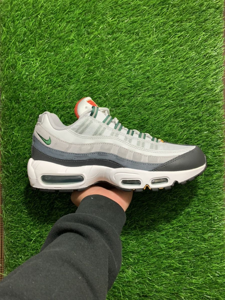 image of Nike Air Max 95 Pure Platinum Gorge Green Shoes, Men's