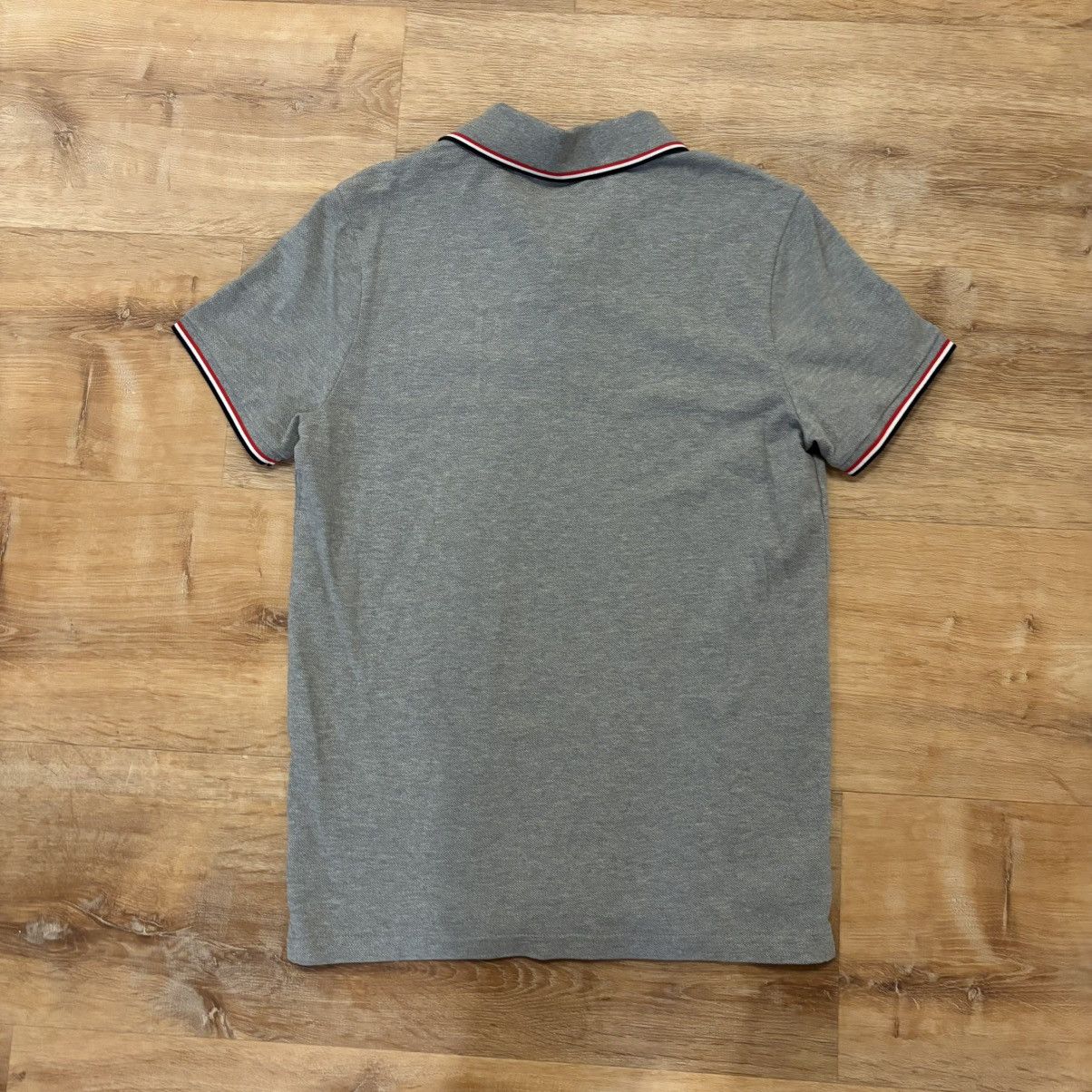 Moncler Moncler grey polo short size small Size US S / EU 44-46 / 1 - 2 Thumbnail