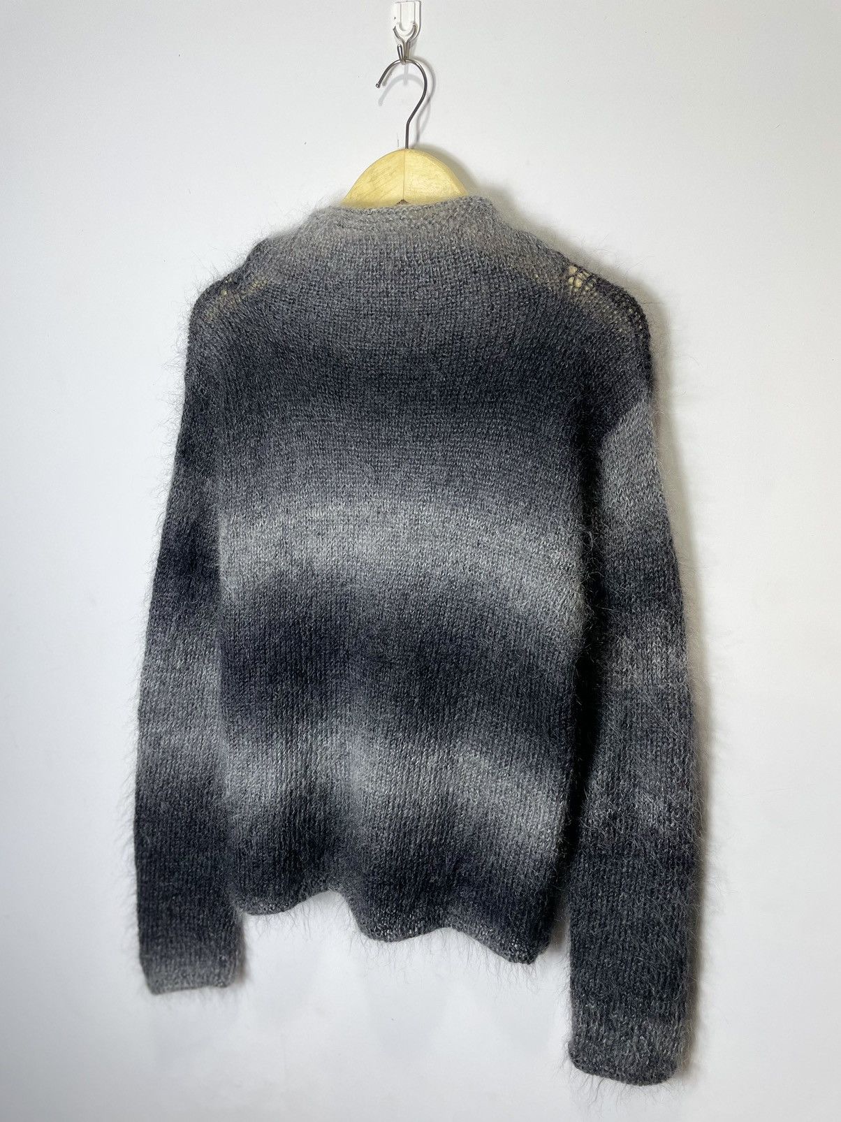Beauty Beast × Japanese Brand × Vintage Japanese-Grey Furry Striped Knit Sweater style numbernine Size US M / EU 48-50 / 2 - 3 Thumbnail
