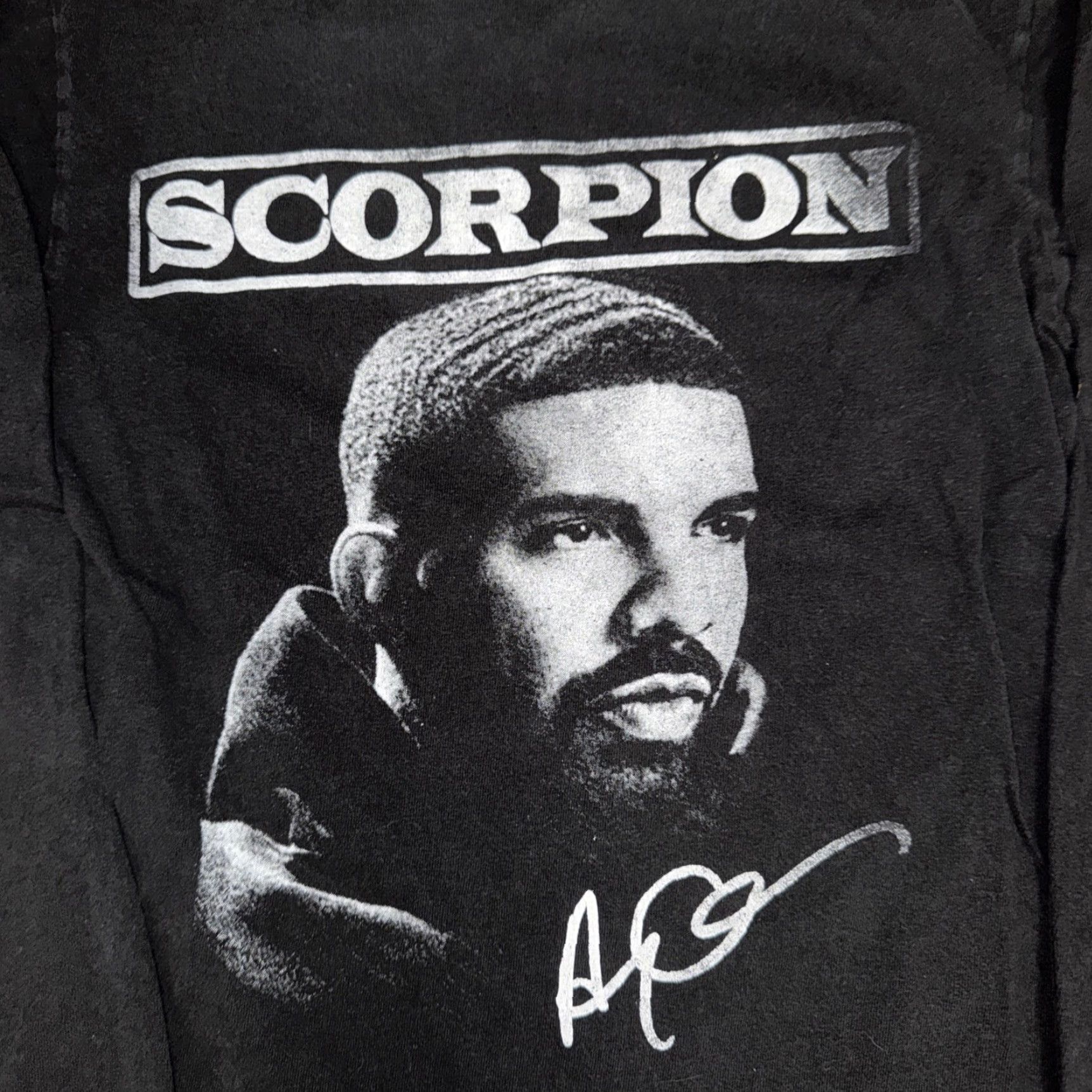 Vintage Drake Scorpion Tour Long Sleeve Shirt Black Small 17x24 Shirts Men S Mens Regular Sleeve T-Shirt 17X24 Size US S / EU 44-46 / 1 - 2 Thumbnail