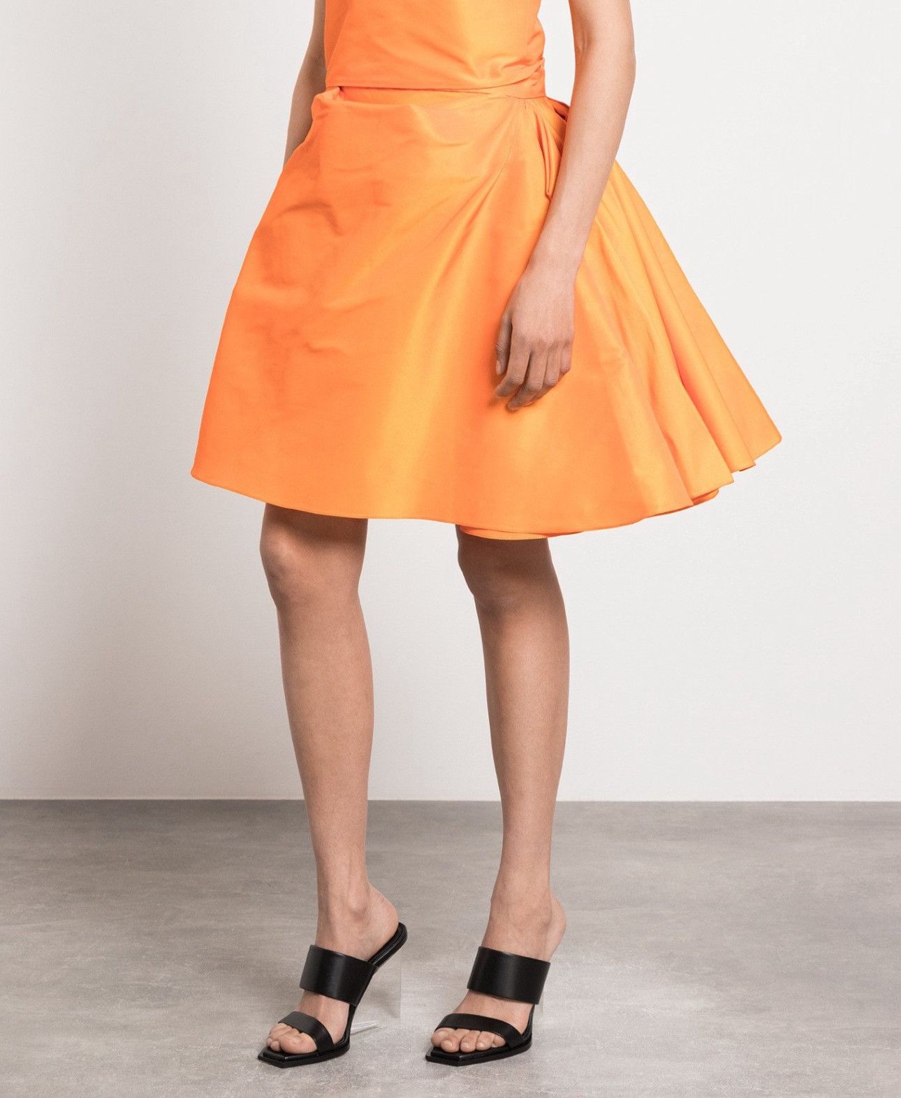 Alexander McQueen Last Alexander McQueen Orange Midi Skirt Size 26" / US 2 / IT 38 - 2 Thumbnail