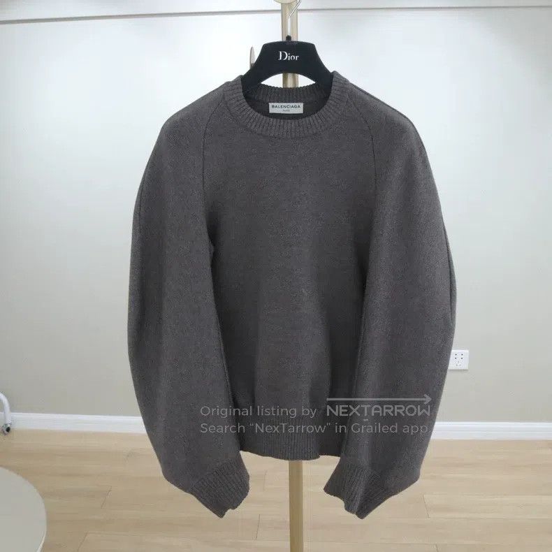 Balenciaga Balenciaga Women's Loose Knit Top Size XS / US 0-2 / IT 36-38 - 1 Thumbnail