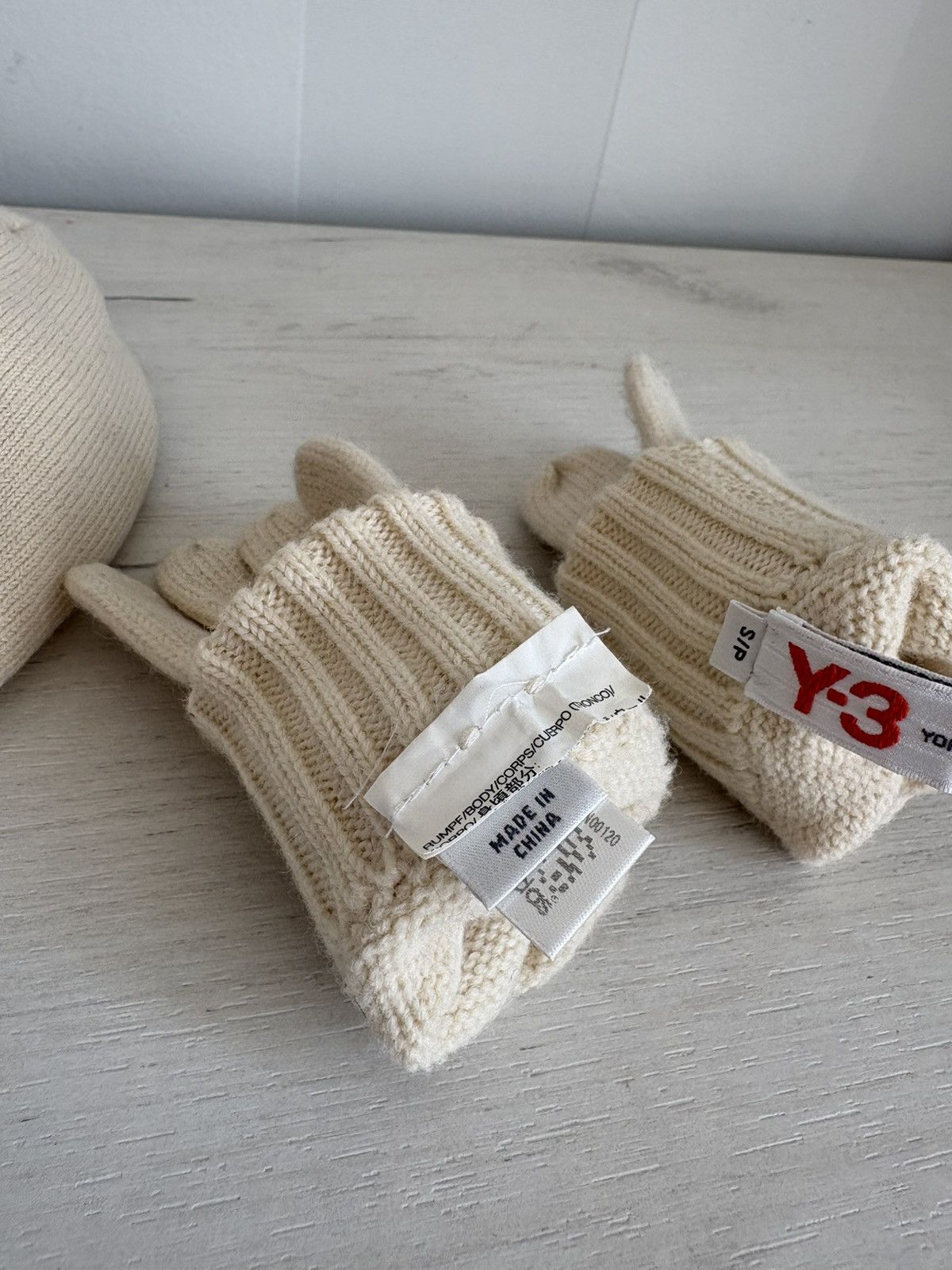 Yohji Yamamoto Y-3 Yohji Yamamoto Knit Beanie Hat & Gloves Set Cream Size S Size ONE SIZE - 17 Thumbnail