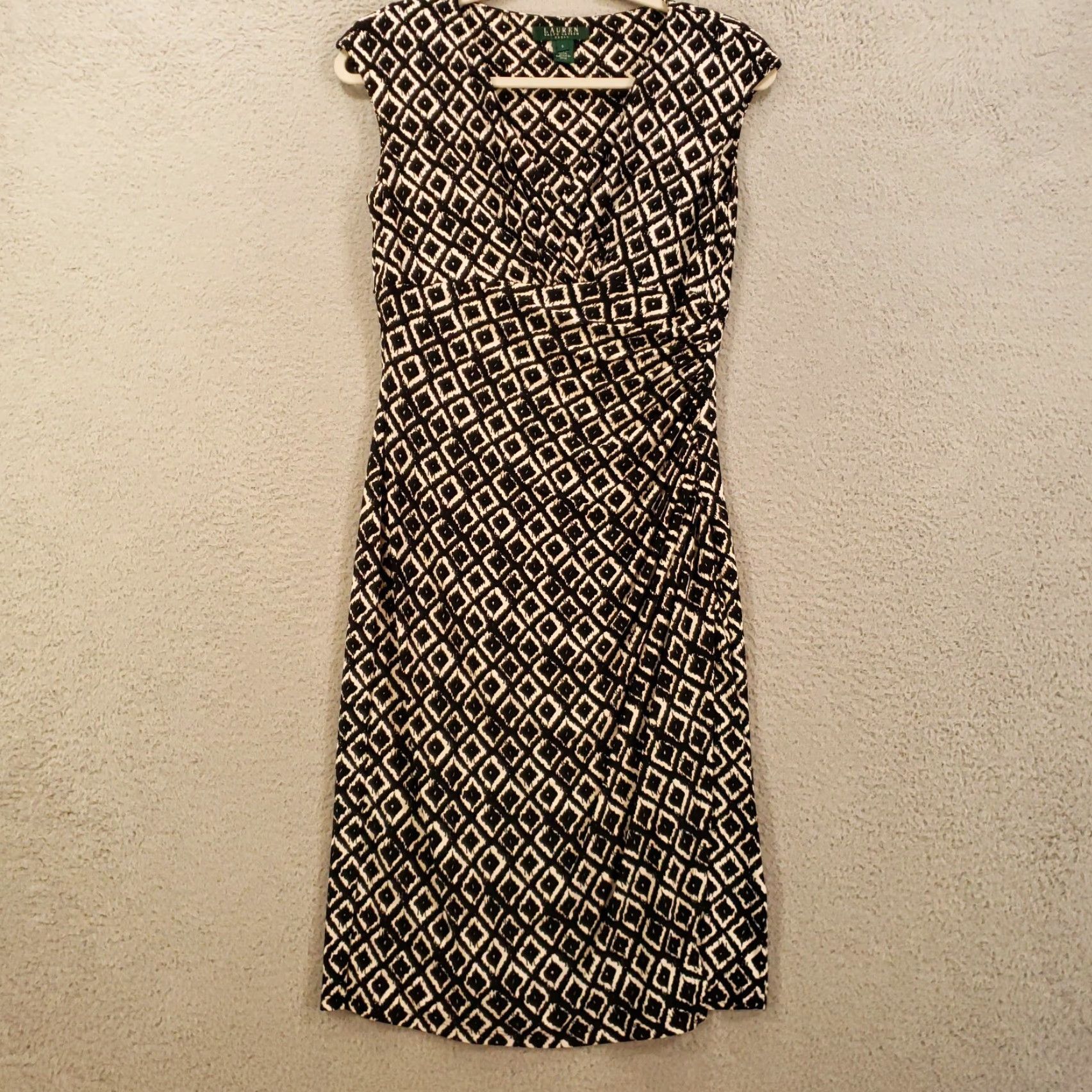 Ralph Lauren Ralph Lauren Dress Womens Size 6 Black White Geometric Ruched Side Slit V-Neck Midi Sheath Bodycon Size M / US 6-8 / IT 42-44 - 2 Thumbnail