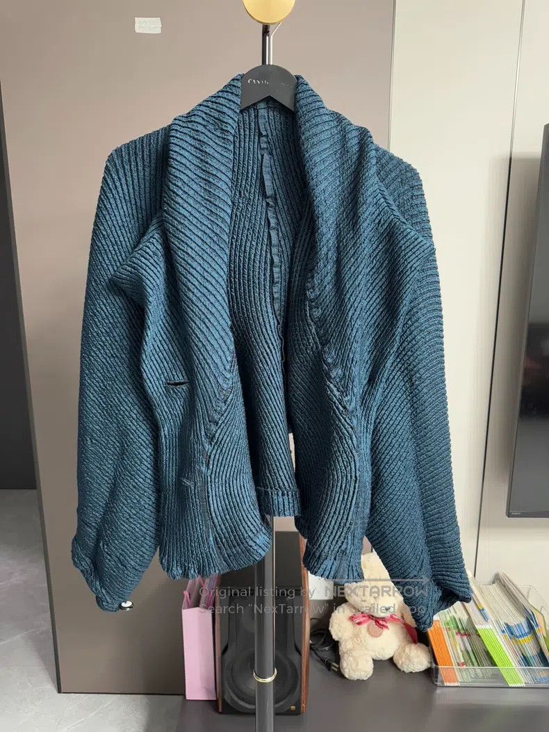 Issey Miyake Issey Miyake Ruffled 3/4 Sleeve Top Size 25" / US 0 / IT 36 - 2 Thumbnail