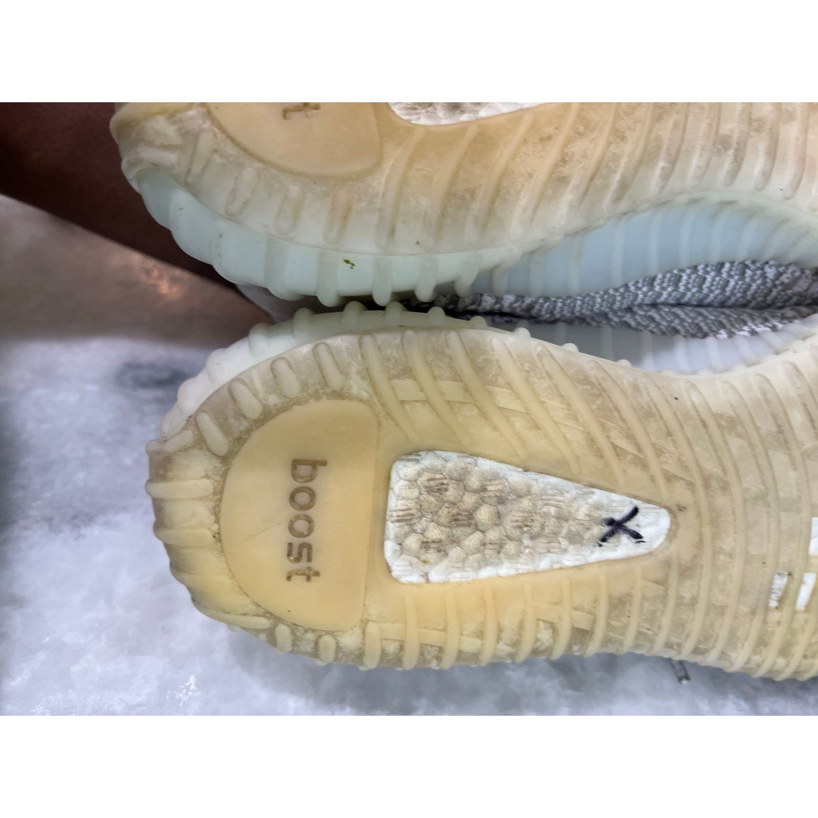 Adidas adidas Yeezy Boost 350 V2 Static Non-Reflective Sz 10.5 Men Size US 10.5 / EU 43-44 - 6 Thumbnail