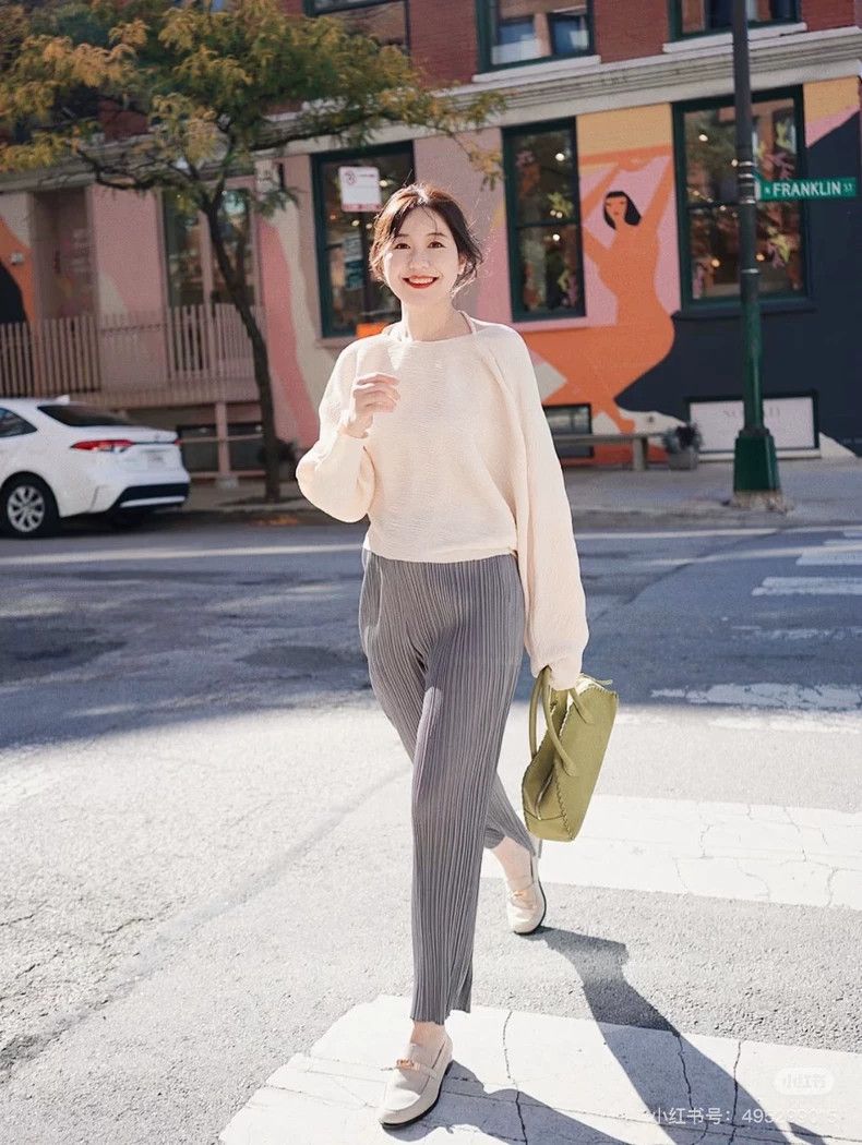 Issey Miyake issey miyake size:0 Pearl grey pleated pants 2505-Nextarro Size 42" / US 20 - 2 Thumbnail