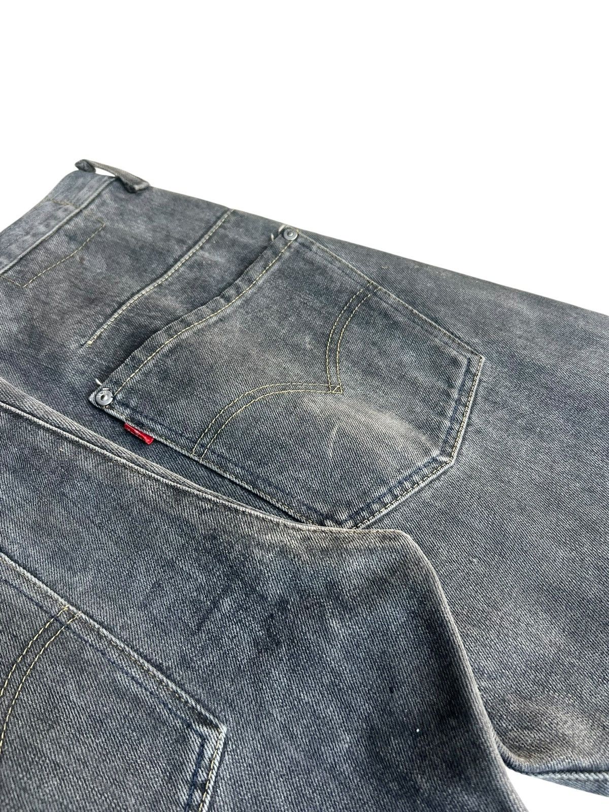 Levi's Vintage 2002 Levi’s Engineered Waxed Denim Regular Jeans Size US 32 / EU 48 - 16 Thumbnail