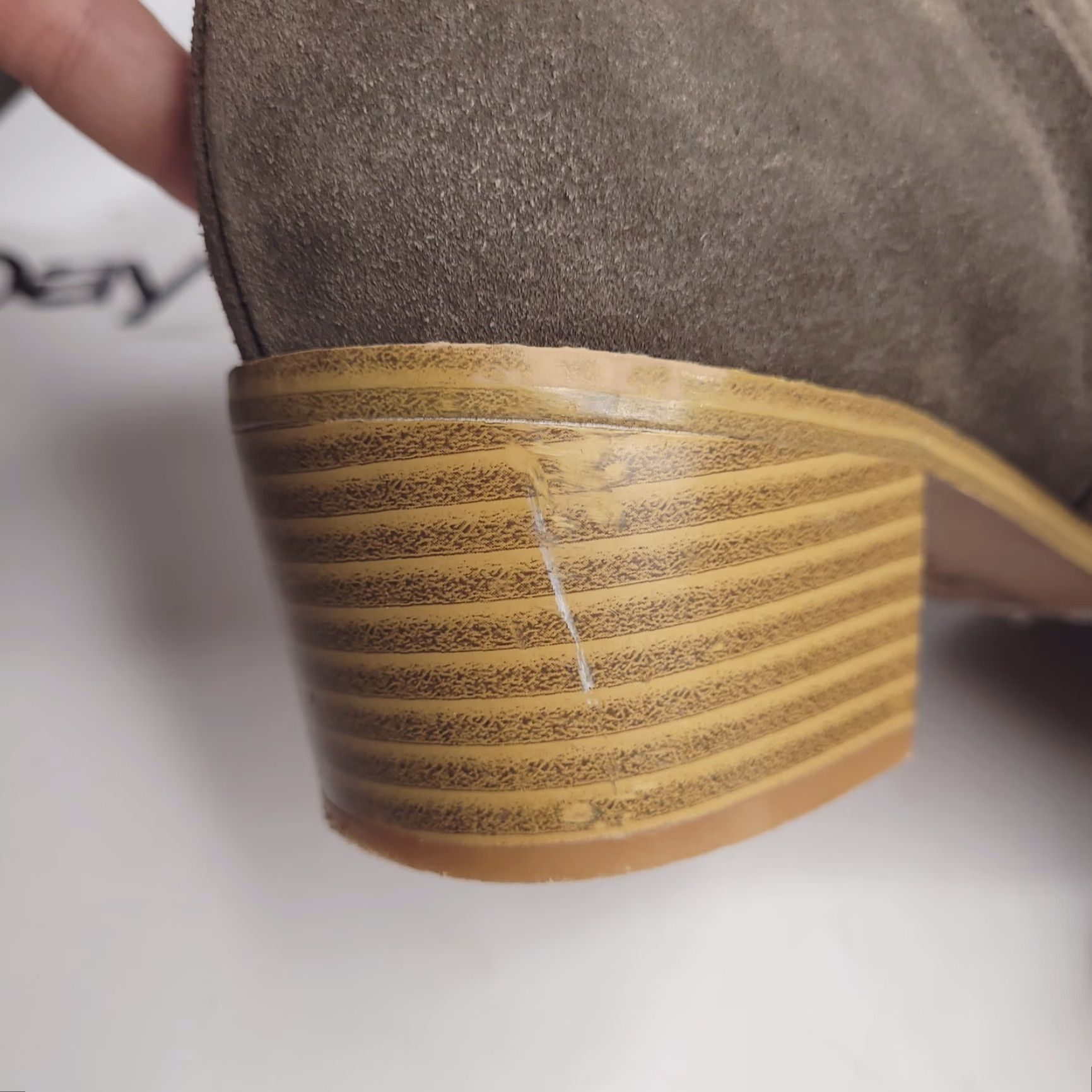 Clarks VINTAGE? Clarks Boots Women 8 Brown Suede Leather Ankle Zip Heel Bootie Sunset Beige Boots Women 8 Brown Leather Suede Ankle Zip Heel Bootie Size US 8 / IT 38 - 6 Thumbnail