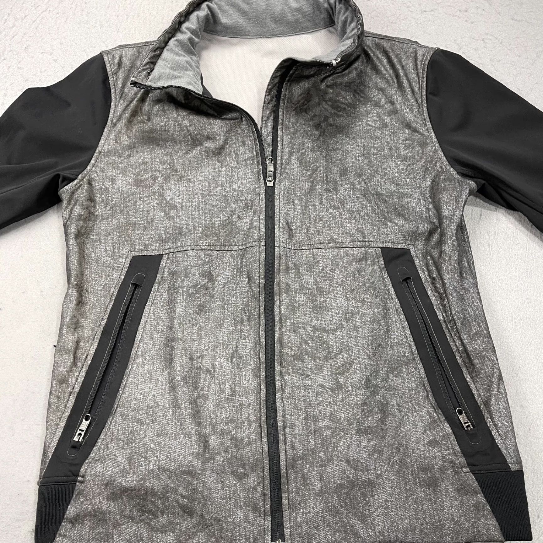 Lululemon Lululemon Jacket Mens M Gray Specular Reflective Running Full Zip Windbreaker Windbreaker Reflective Running Size US M / EU 48-50 / 2 - 4 Thumbnail