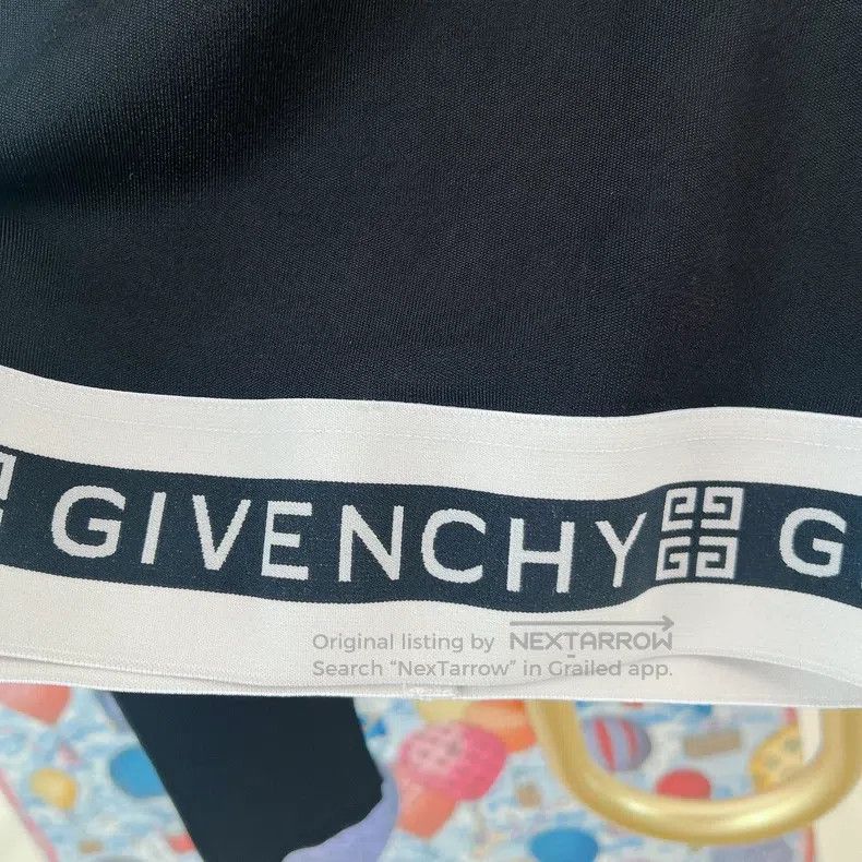 Givenchy Givenchy Black Letter Short Top Size M / US 6-8 / IT 42-44 - 5 Thumbnail