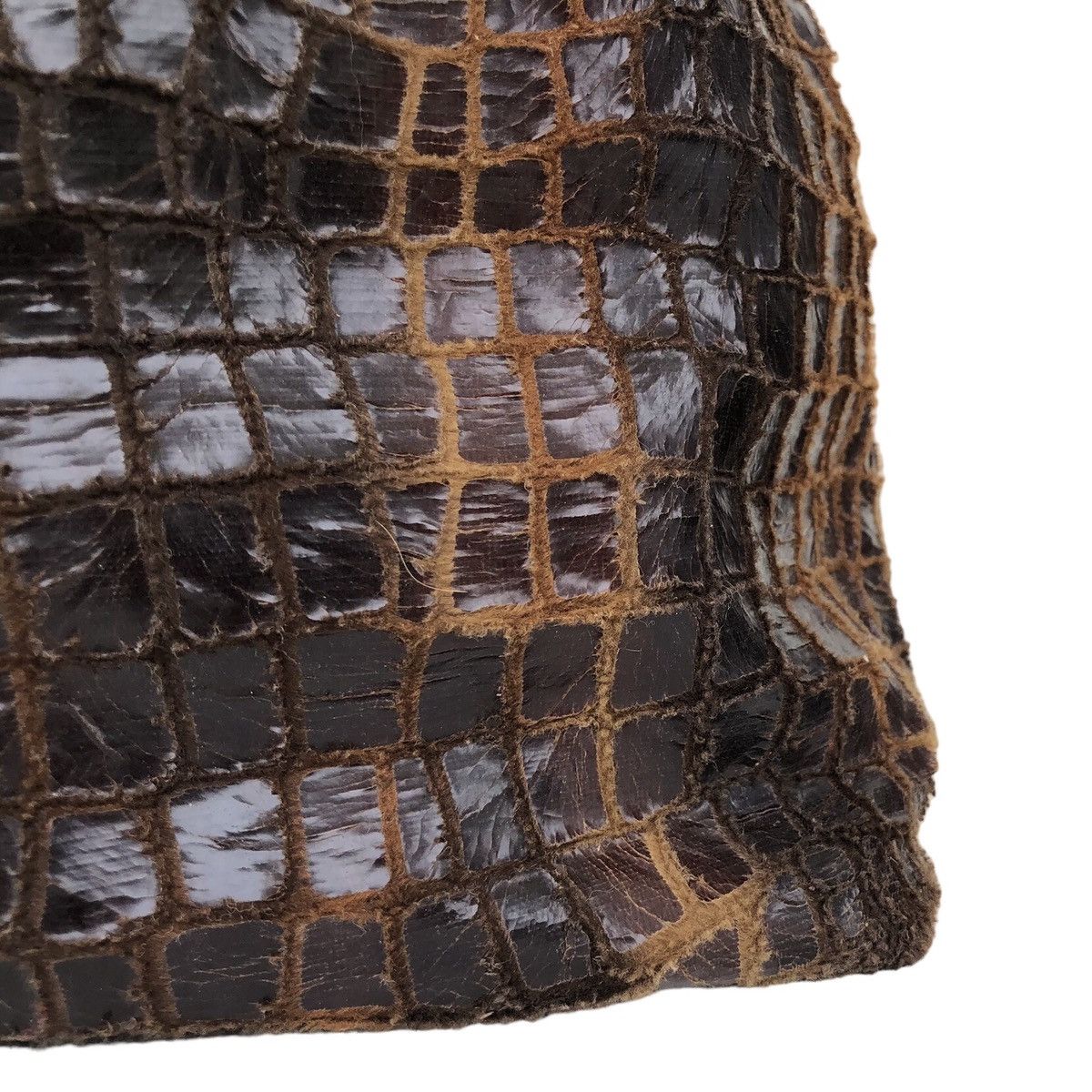 Japanese Brand 4-Session Crocodile Pattern Leather BrownTote Bag Made in 🇯🇵 Size ONE SIZE - 10 Thumbnail