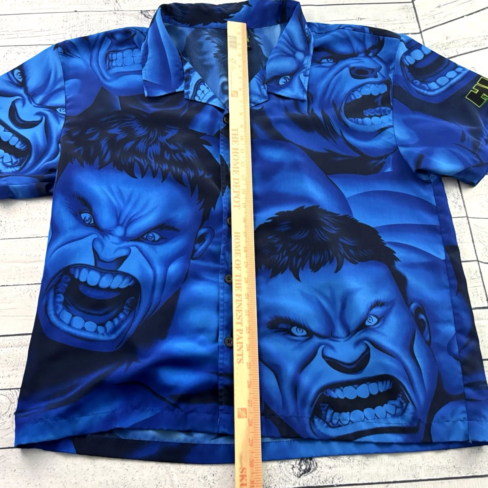 Vintage Hulk The Incredible Hulk All Over Print Short Sleeve Button Front Shirt XL Blue Mens Shirt Hulk Size US XL / EU 56 / 4 - 4 Thumbnail