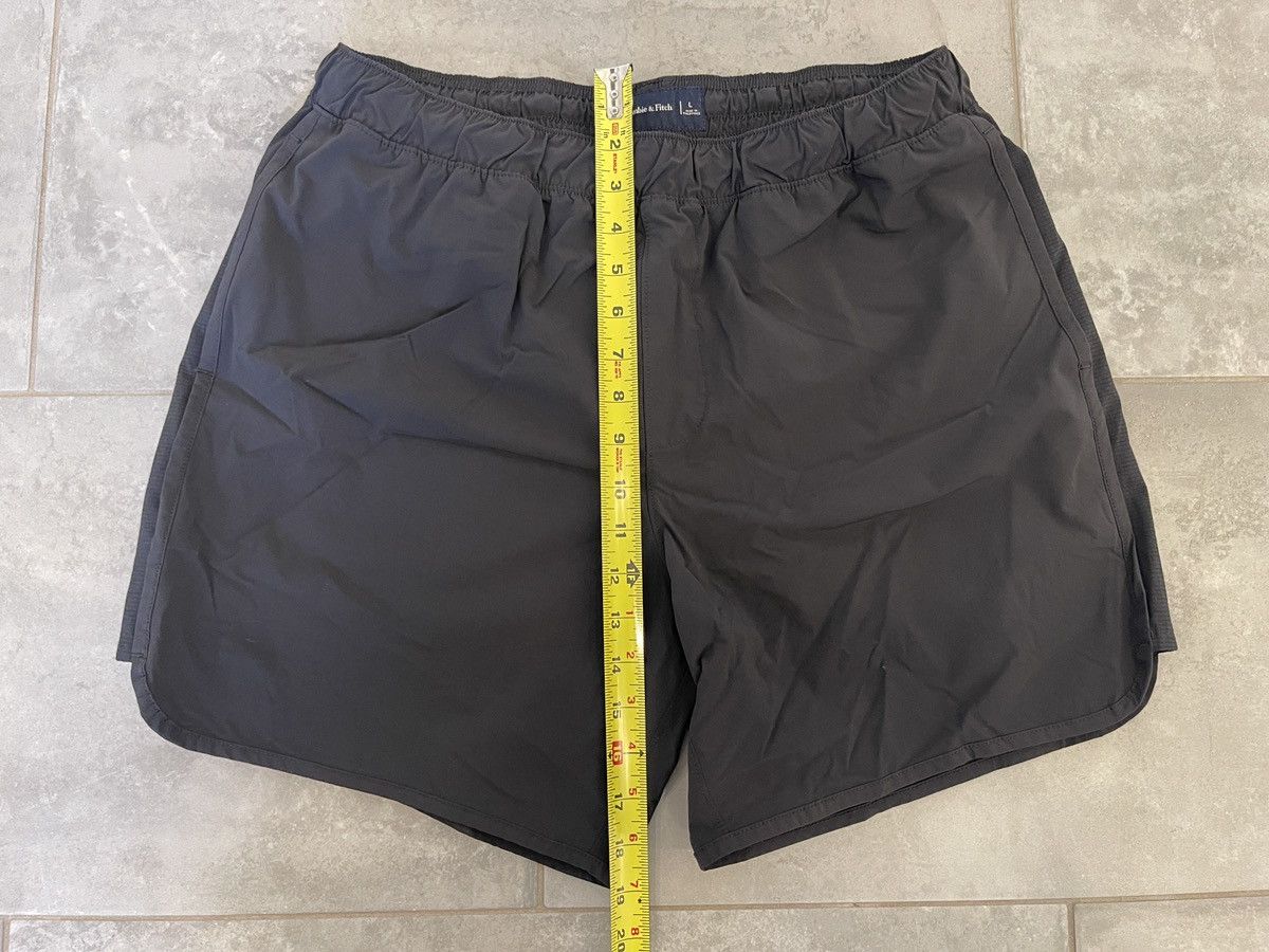 Abercrombie & Fitch Abercrombie & Fitch Nylon Shorts Size Large Size US 32 / EU 48 - 2 Thumbnail
