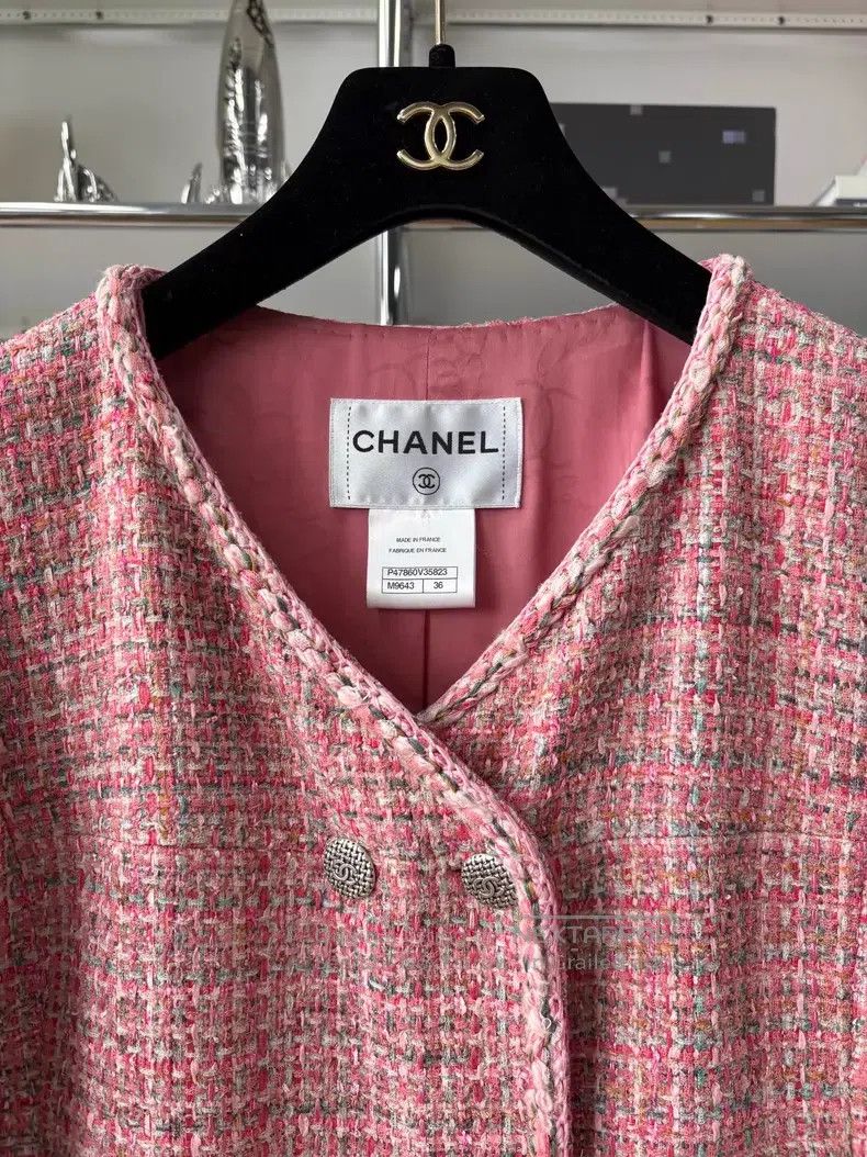 Chanel Chanel Pink plaid V-neck tweed rolled edge woven jacket Size XS / US 0-2 / IT 36-38 - 2 Thumbnail