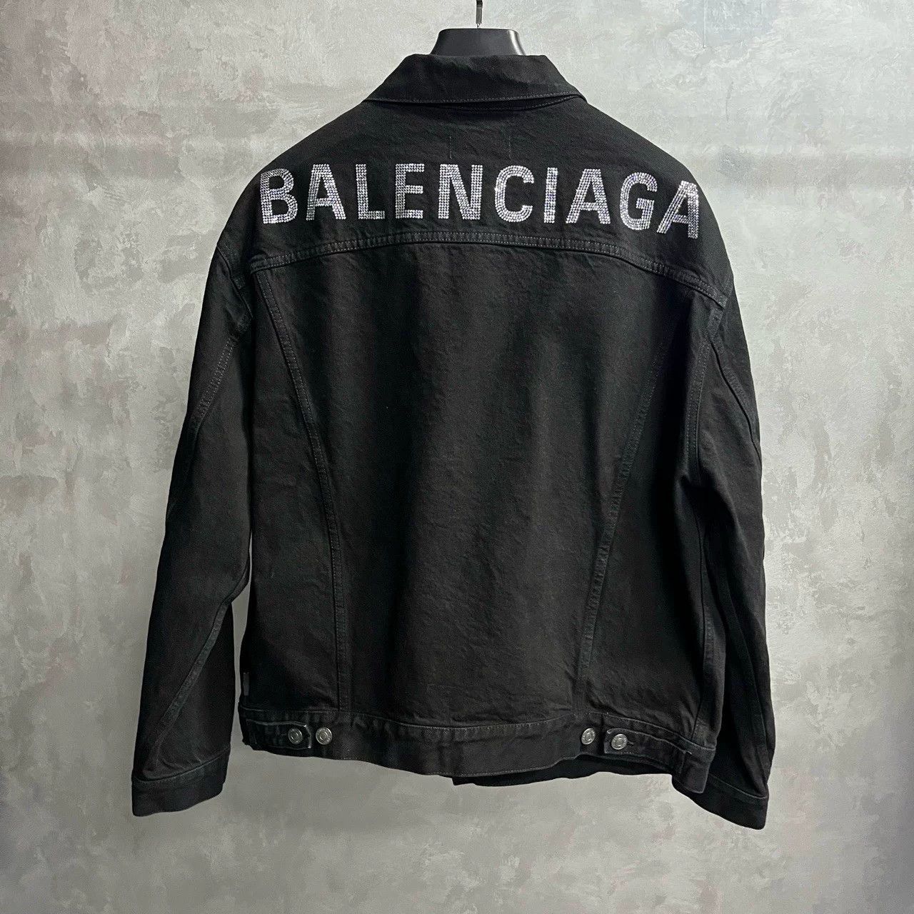 Balenciaga Balenciaga Retro Graphic Black Hoodie 36 Men Size US S / EU 44-46 / 1 - 1 Thumbnail