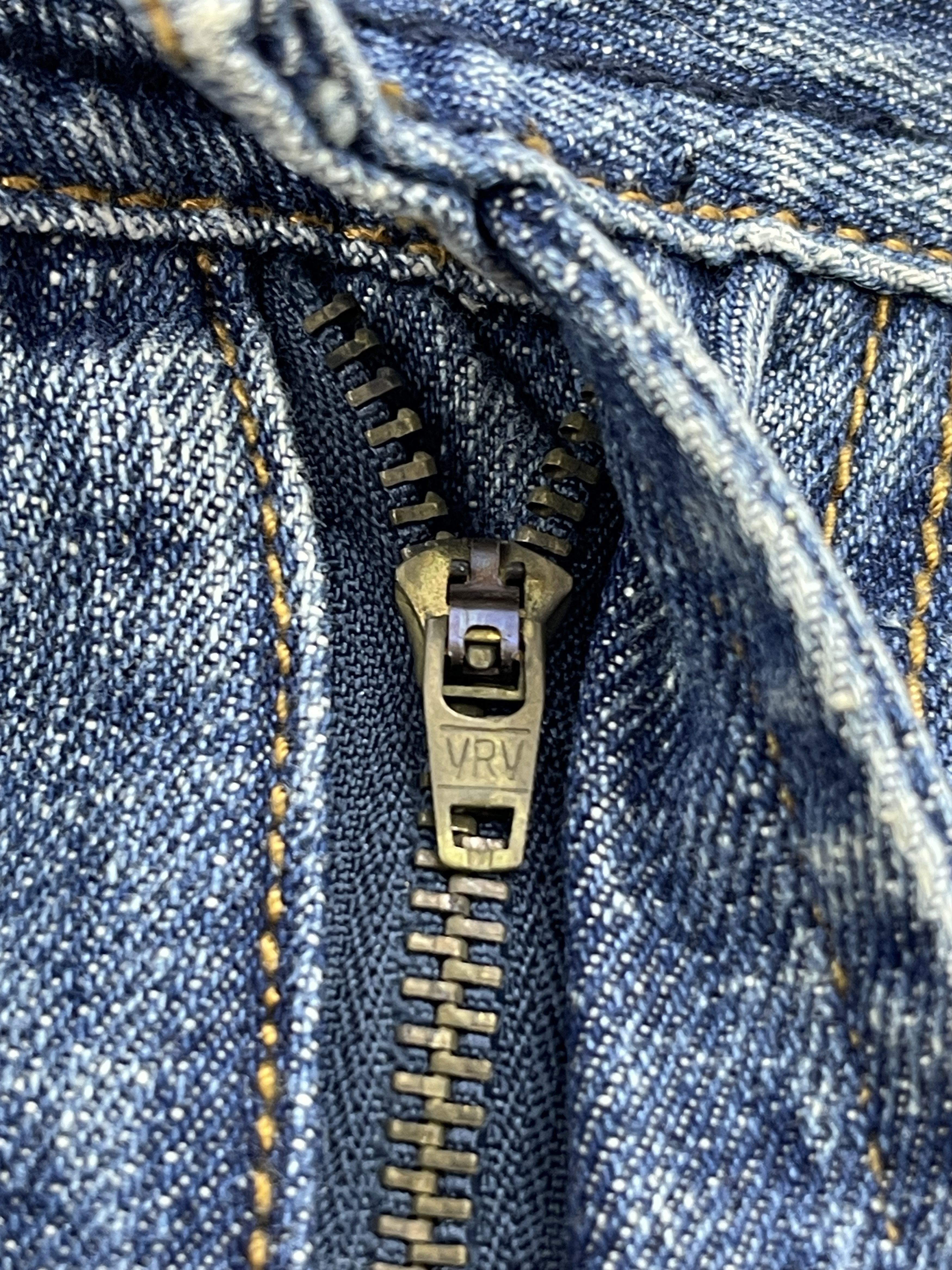 Other Vintage Armani Jeans Blue Faded Denim DP2585 Size US 33 - 11 Thumbnail