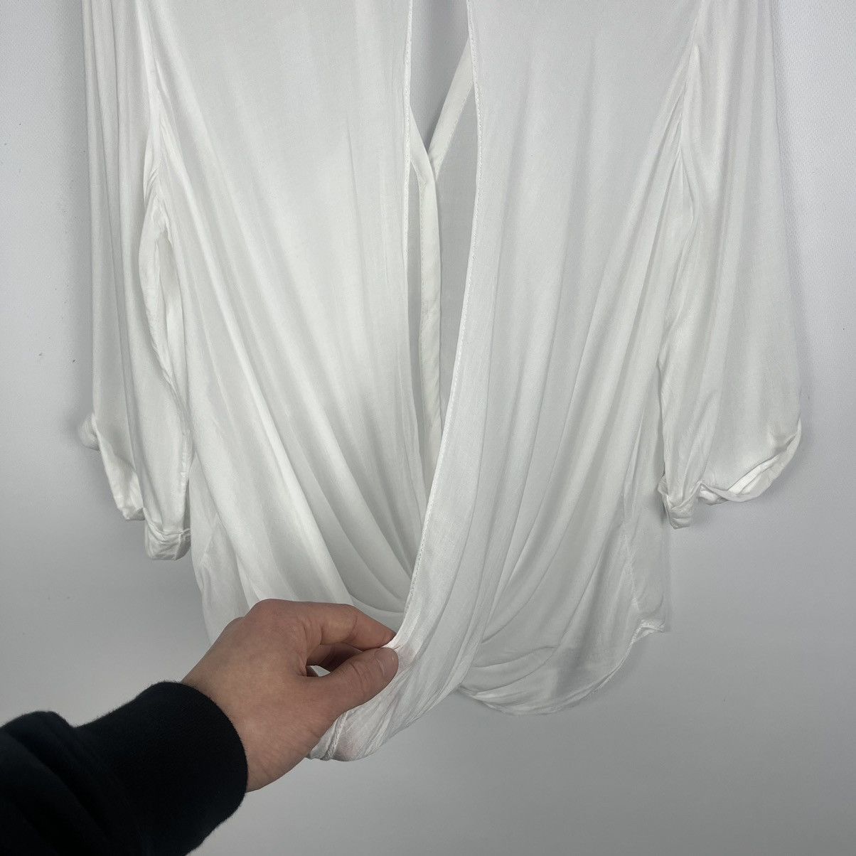 Helmut Lang Ladies Helmut Lang Keyhole Twist archive blouse shirt Size M / US 6-8 / IT 42-44 - 15 Thumbnail