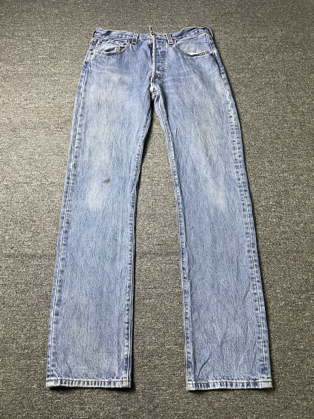 LEVIS 501 Straight Cut Fit Jeans (106)