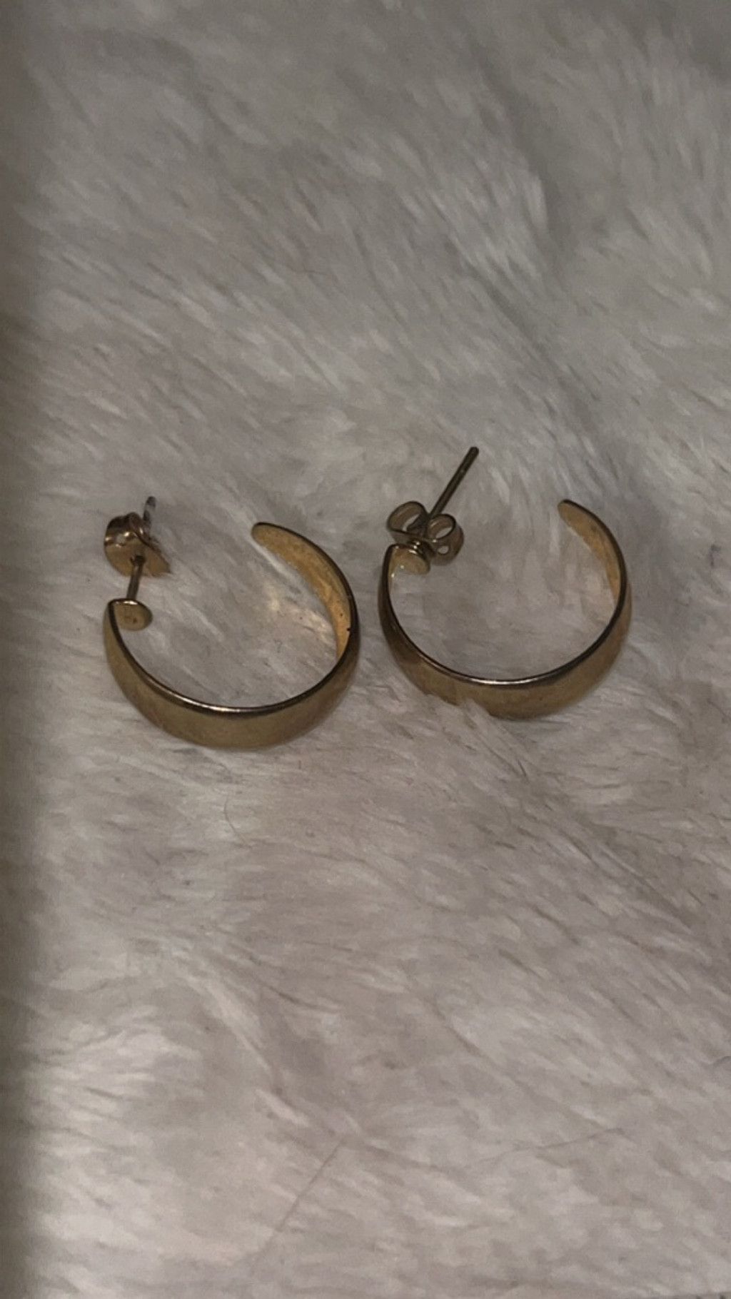The Unbranded Brand Women's Unbranded Gold Tone Hoop Earrings One Size Size ONE SIZE - 1 Thumbnail
