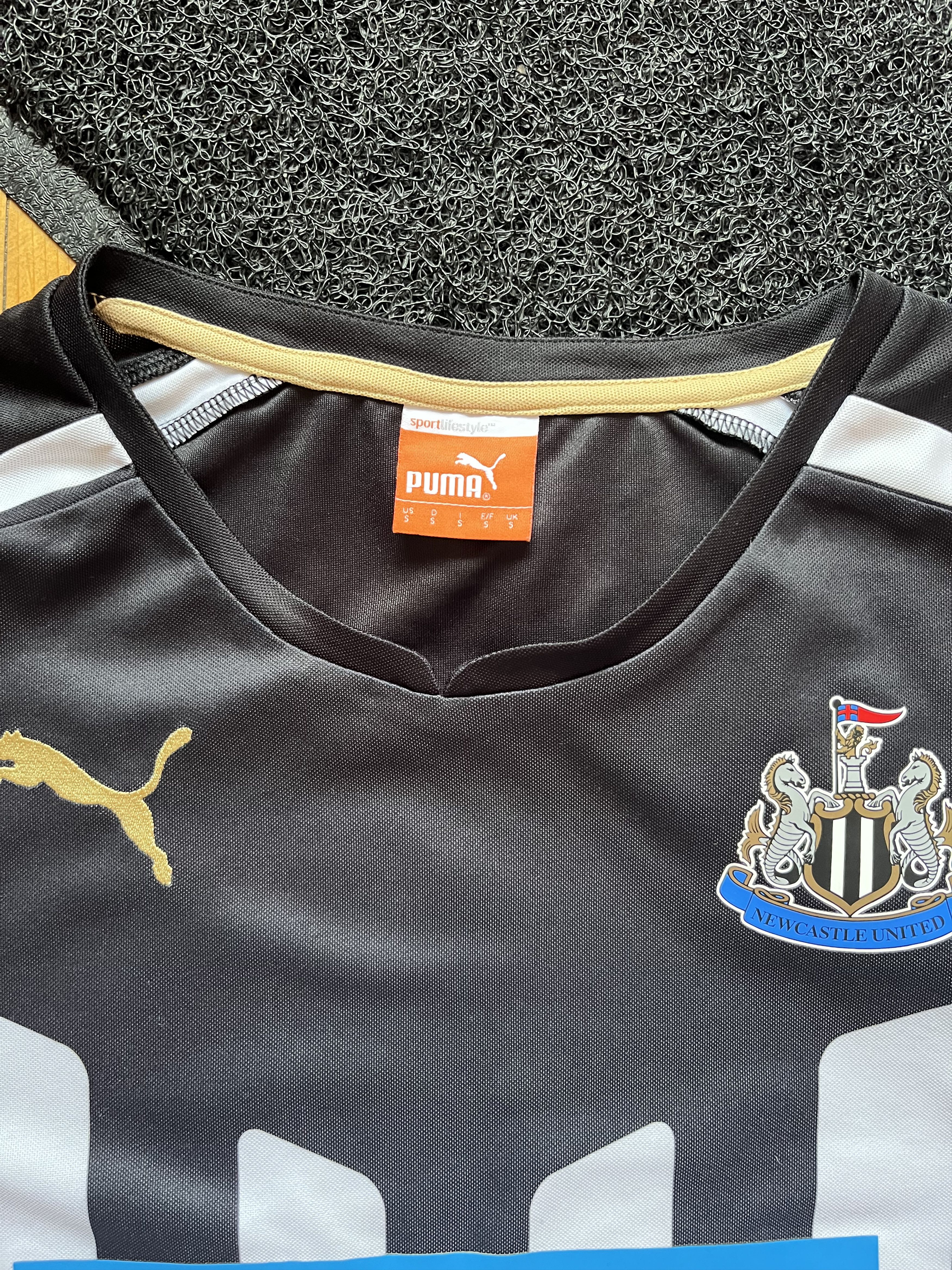 Puma Newcastle United Puma Football Shirt Soccer Jersey 2014/15 Size US M / EU 48-50 / 2 - 3 Thumbnail